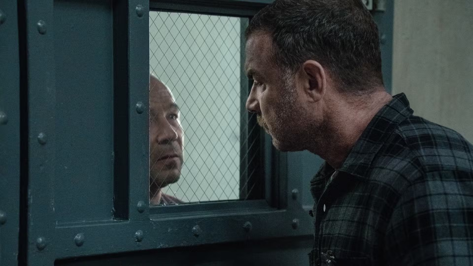Em 'Noturno', serial killer ardiloso 'às vezes' reflete realidade: 'todos estamos sendo manipulados'