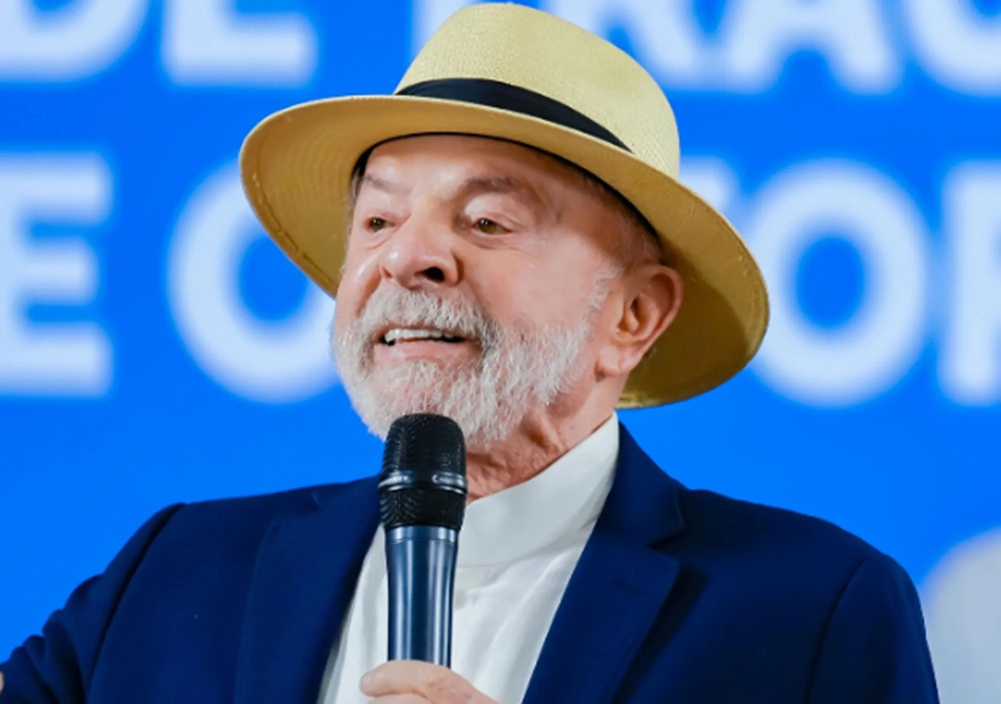 É #FAKE que Lula defendeu que 'saúde é para quem pode pagar'; posts omitem contexto da fala