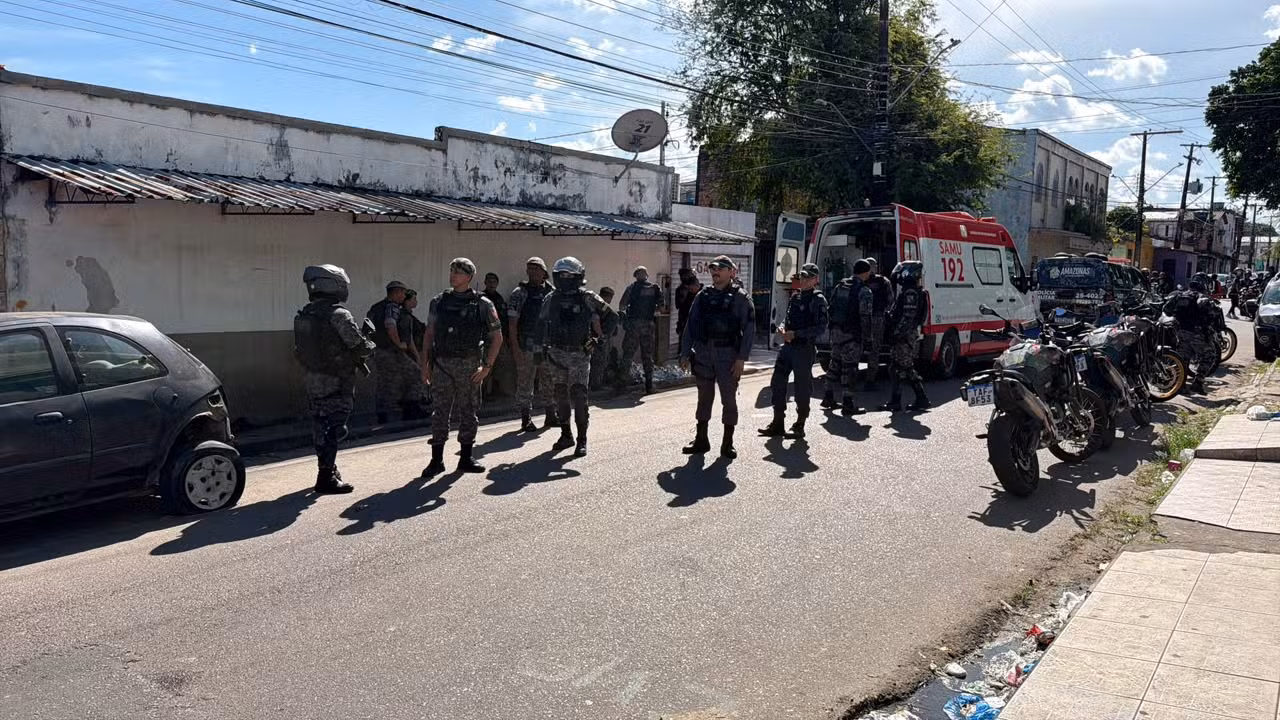 Homem é baleado por PMs após apontar arma de brinquedo durante abordagem em Manaus