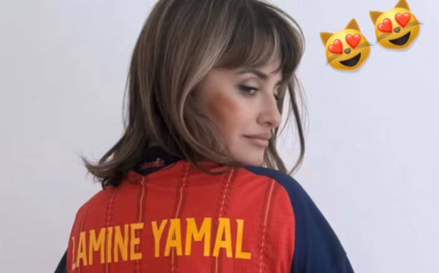 Penélope Cruz posta foto com camisa de Lamine Yamal durante vitória da Espanha na Copa