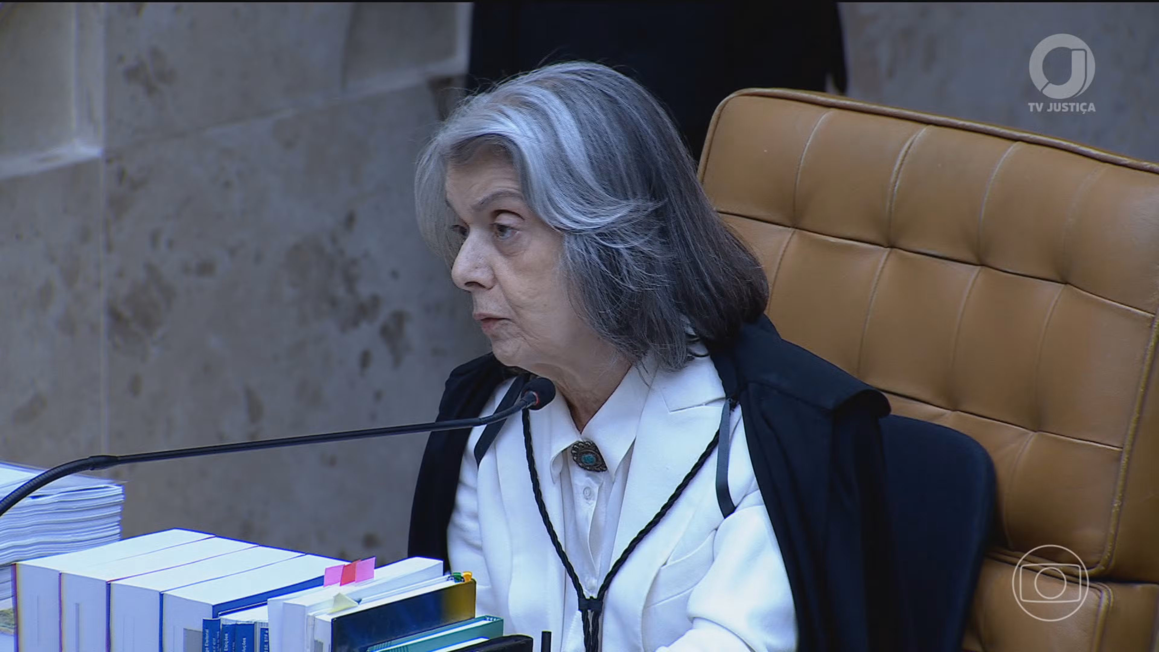 Cármen Lúcia manifesta pesar pelo Supremo em crise às vésperas da eleição: 'Peço desculpas ao povo brasileiro'