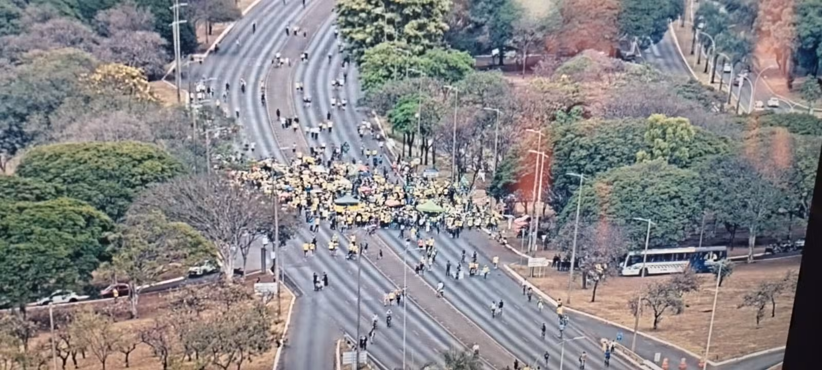Partidos de direita fazem manifestações com críticas ao STF e ao ministro Alexandre de Moraes