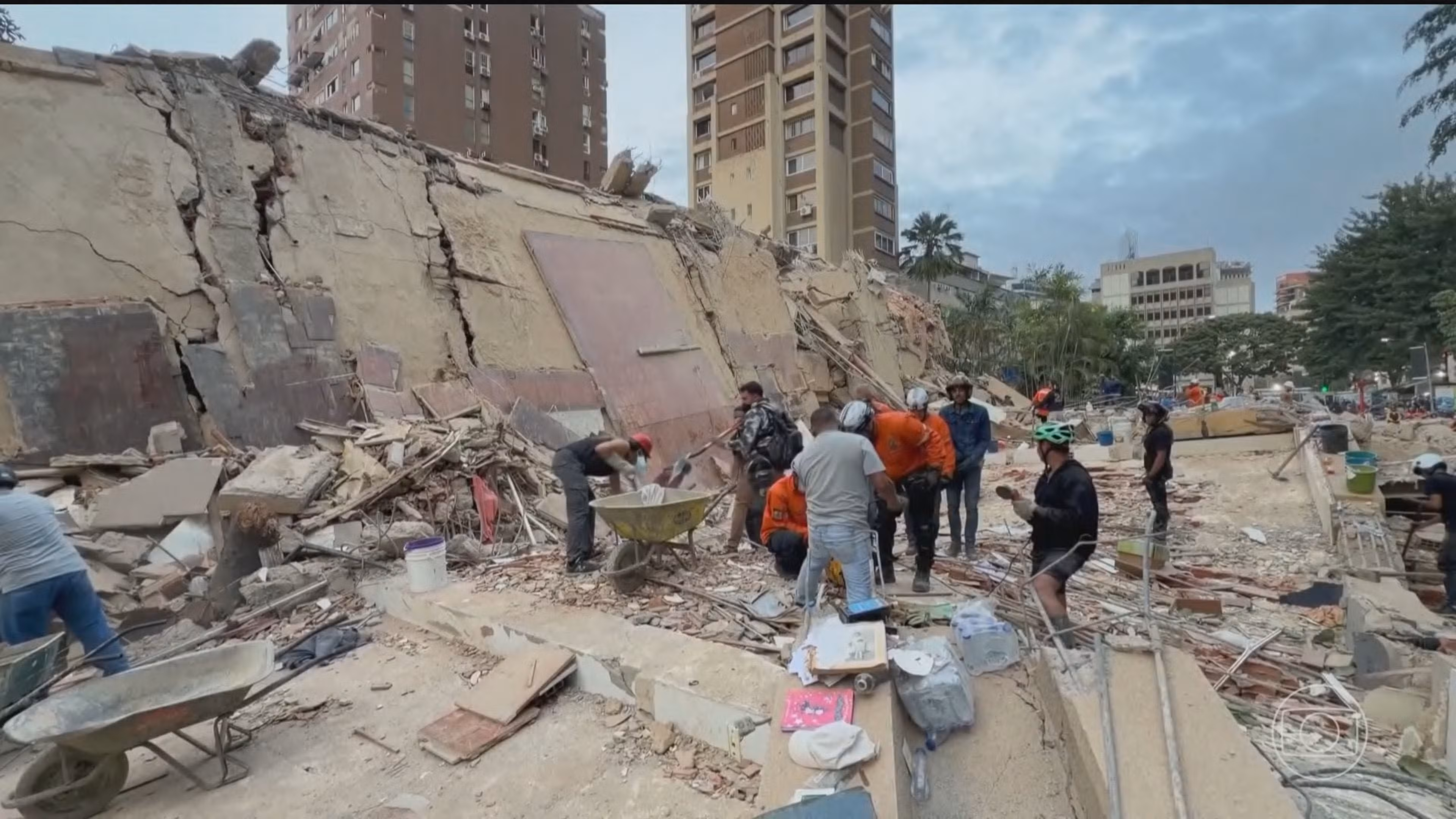 Equipes internacionais de resgate chegaram à Venezuela para buscar sobreviventes dos terremotos