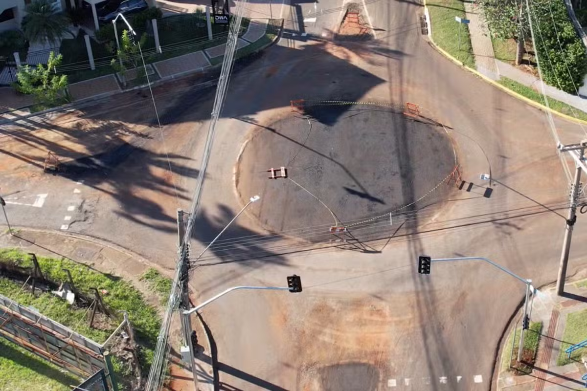 Obras em rotatórias alteram o trânsito de Campo Grande nesta segunda