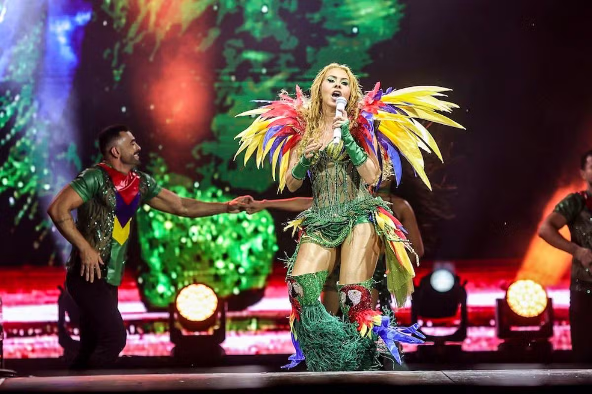 Joelma estreia no Rock in Rio com figurino de arara, hits do Pará e feat com Viviane Batidão