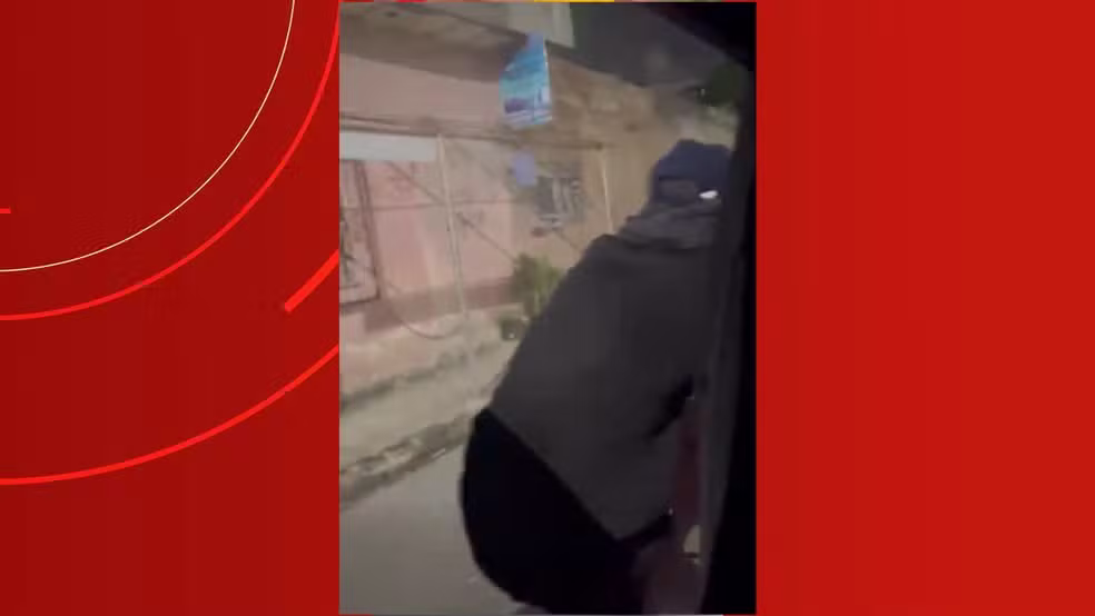 Vídeo mostra criminosos atirando contra casa de policial militar em Manaus; dupla é presa