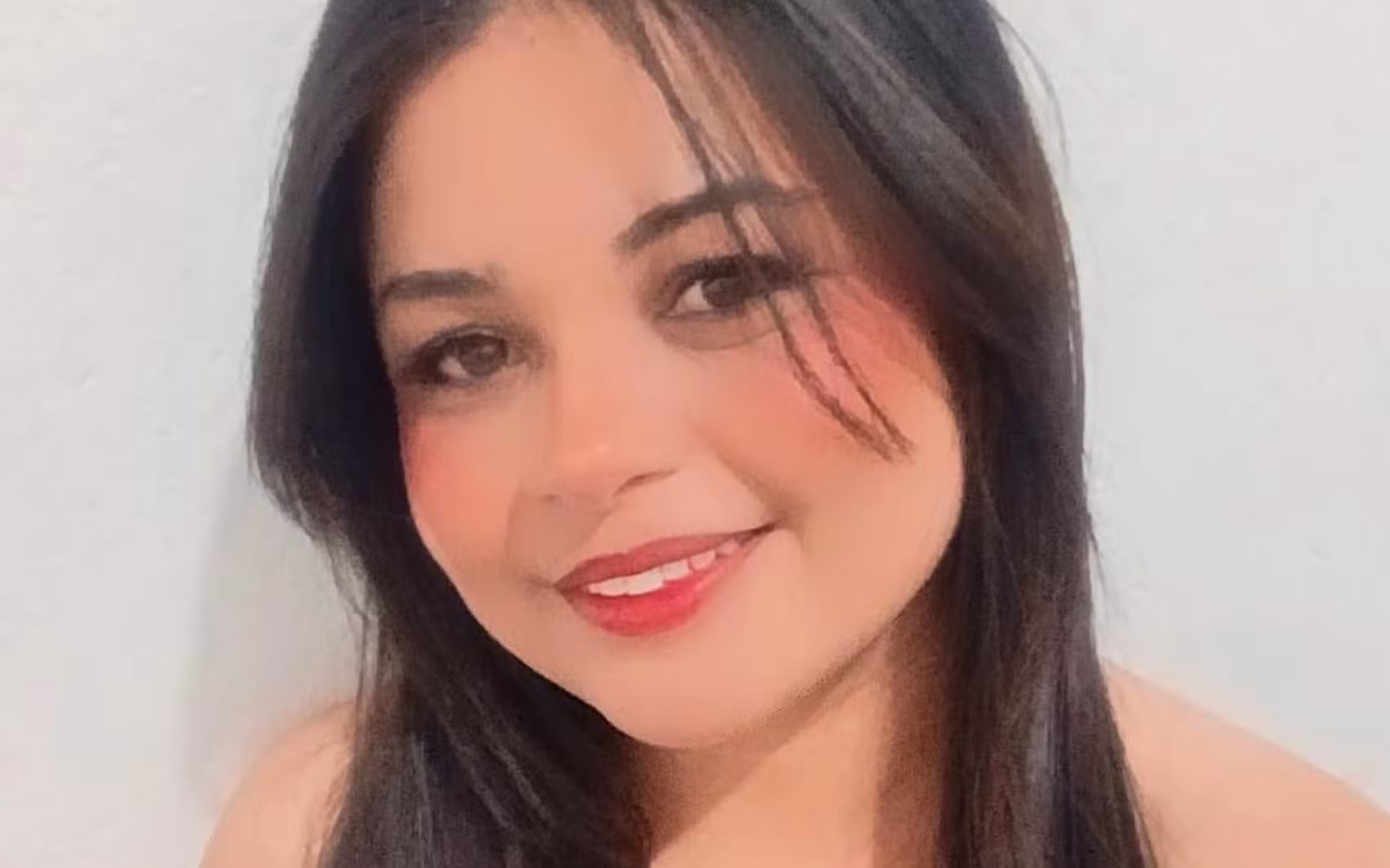Afilhada de mulher morta pelo ex na frente das filhas desabafa: ‘Meu coração dói por elas’