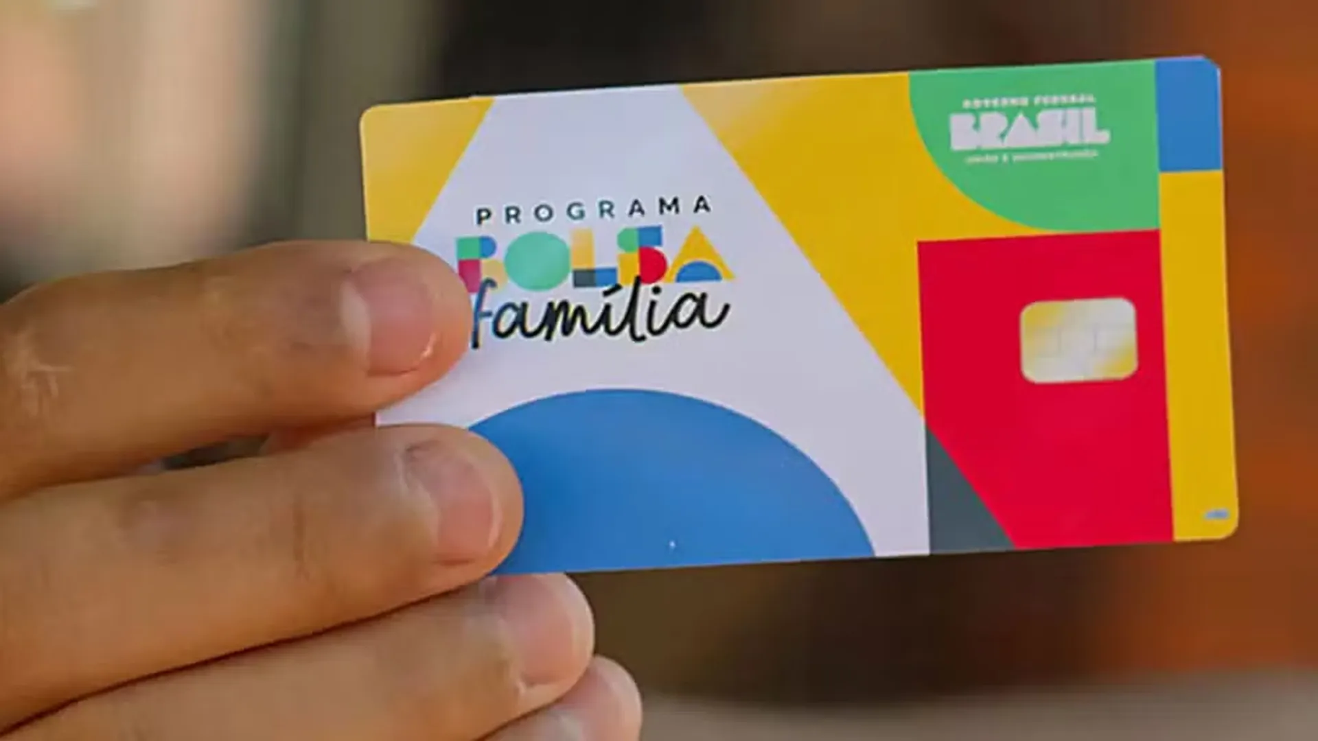 Governo acomoda reajuste do Bolsa Família no orçamento deste ano e eleva estimativa de rombo fiscal