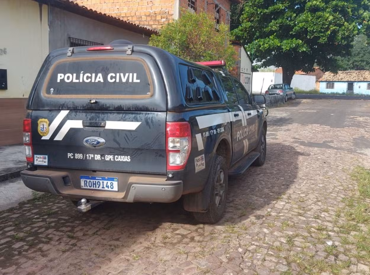 Polícia apreende dois adolescentes suspeitos de ameaçar de morte servidores de escola em Caxias
