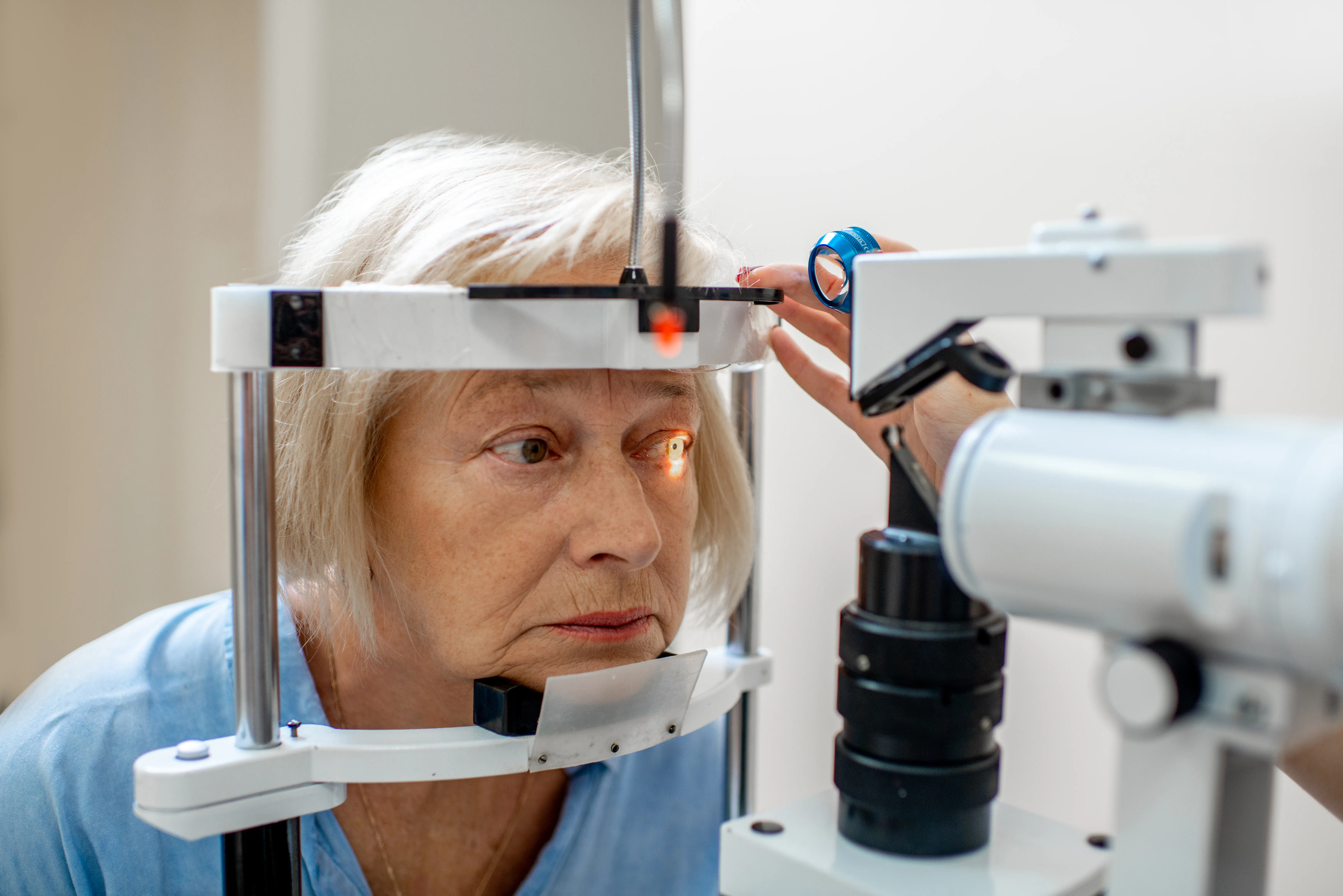 Atendimentos por glaucoma quase dobram no Brasil em 10 anos; doença avança sem sintomas e pode causar cegueira irreversível