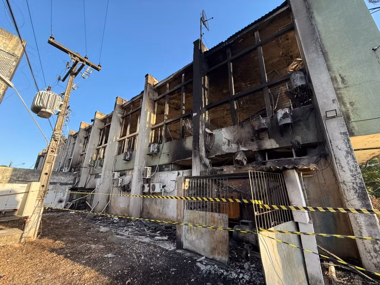 Incêndio que destruiu prédio da UFPE afetou cerca de 200 teses e dissertações; pesquisadores têm bolsas prorrogadas