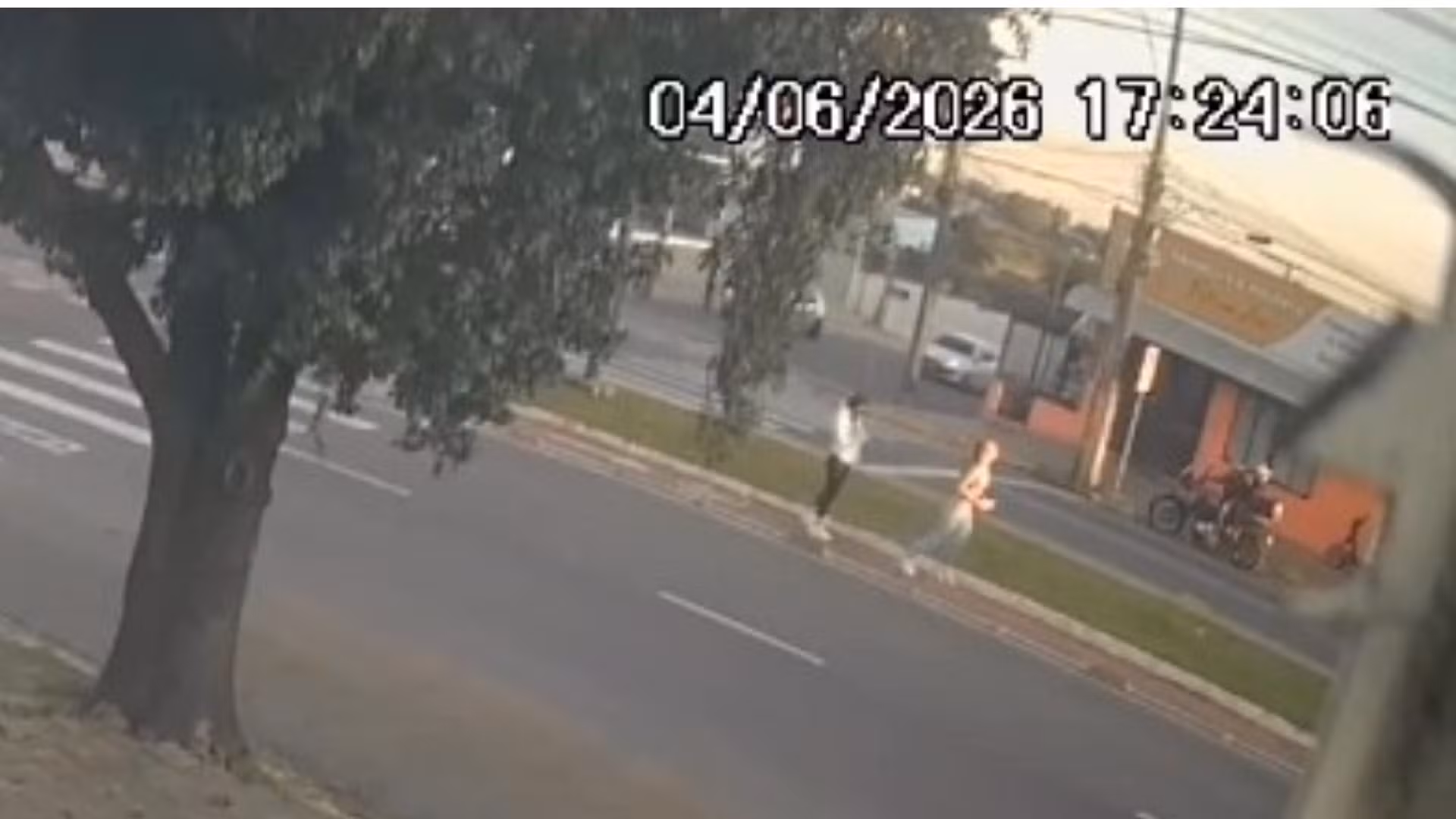 Morte de ciclista completa 1 mês e testemunhas reforçam responsabilidade de mulheres que tiravam fotos em ciclofaixa, diz polícia