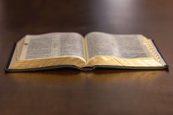 Pastor é condenado a indenizar fiel que teve segredo revelado durante culto em Joinville