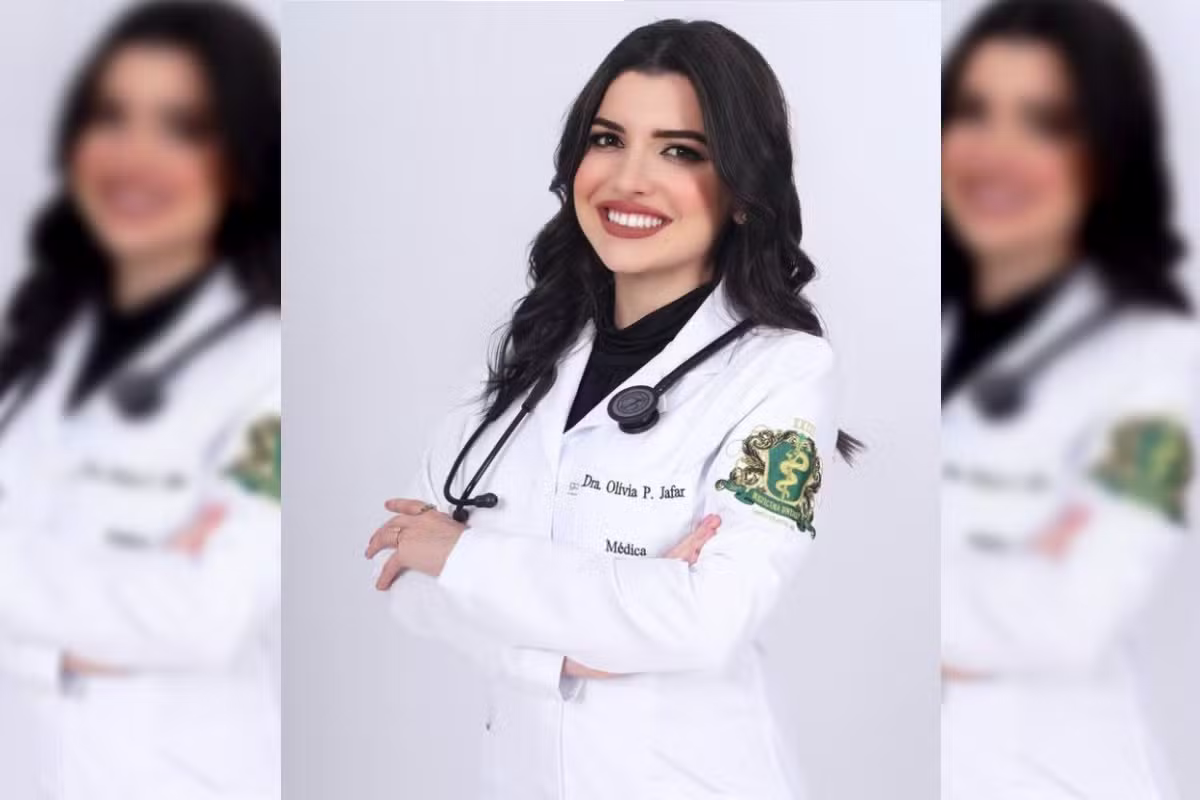 Médica suspeita em esquema de R$ 27 milhões na compra de livros paga fiança e deixa prisão com tornozeleira