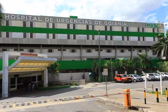 Adolescente fica ferida ao tentar tirar pipa de rede de alta tensão em Goiás