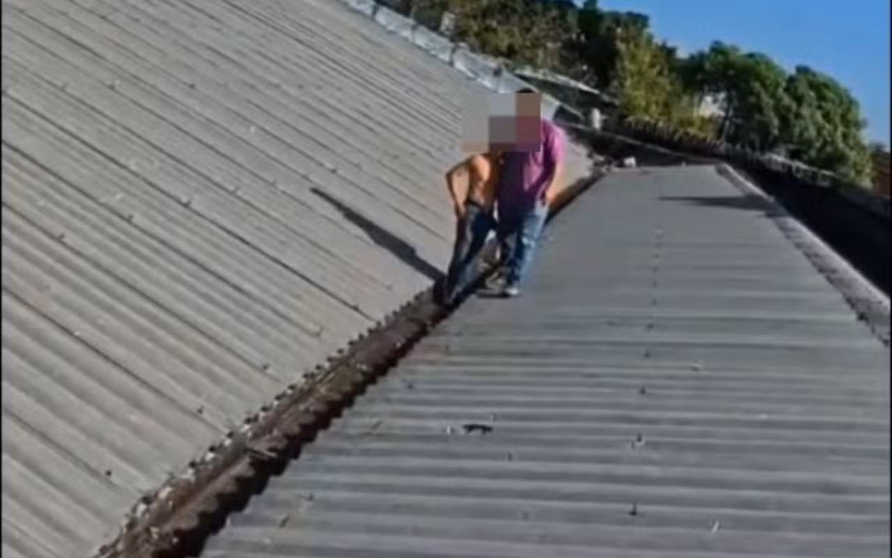 Homem sofre choque elétrico em telhado de empresa no Centro de Manaus