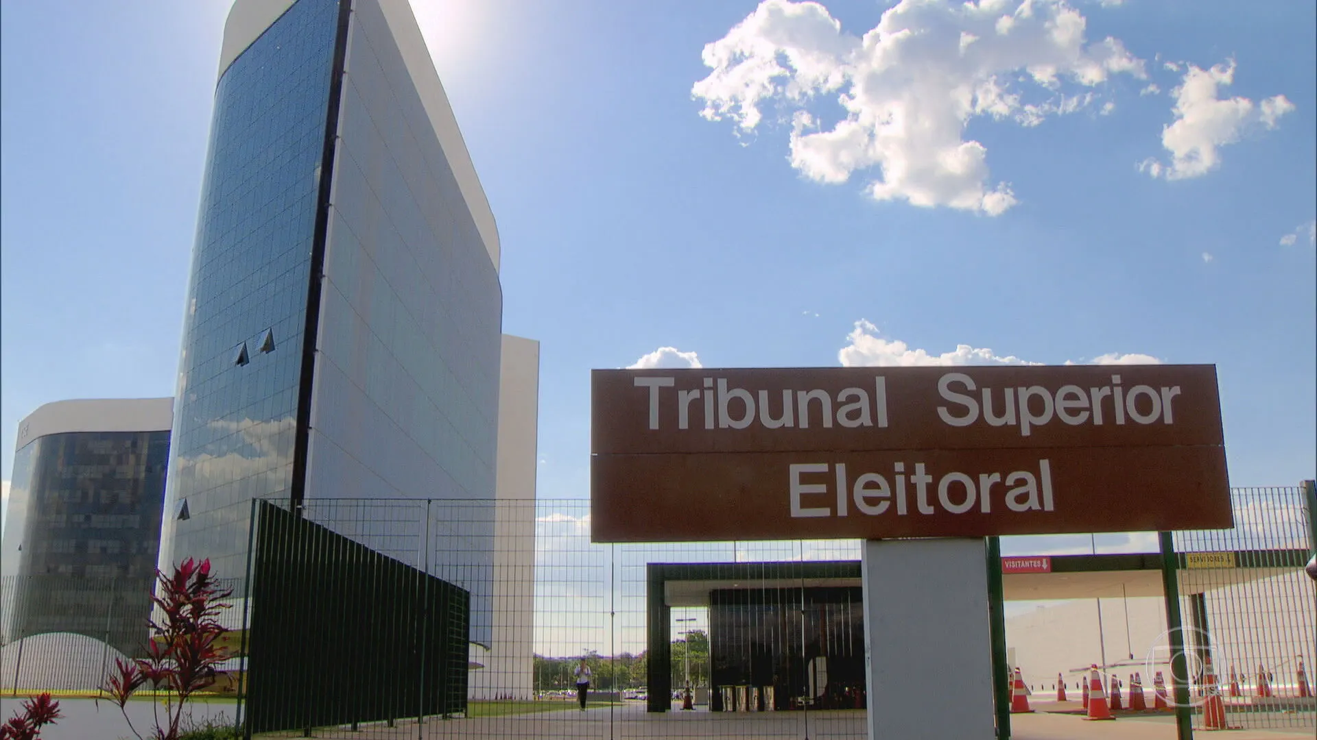 TSE afirma que foi procurado por embaixada para tratar de encontro com funcionários dos EUA; motivo da agenda não foi informado