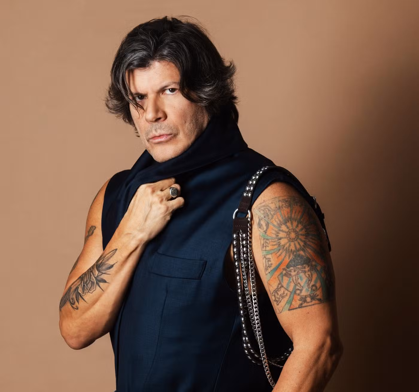 Paulo Ricardo grava show 'Reinventar' na estreia em São Paulo com roteiro parecido com o da turnê anterior 'XL'...