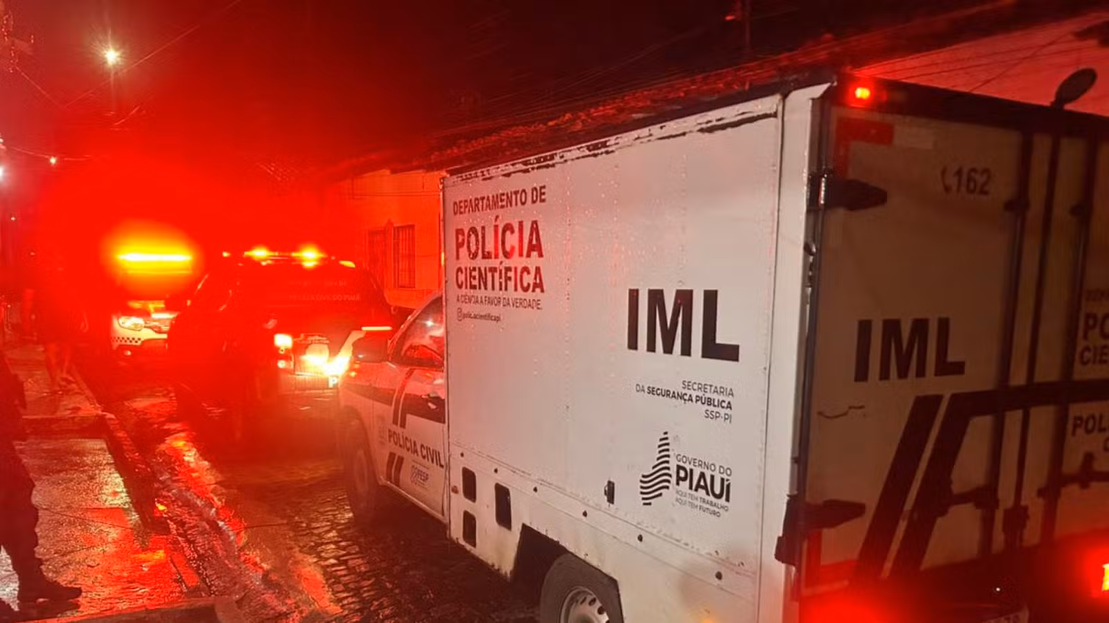 Homem é encontrado morto com tiros na cabeça na Zona Sul de Teresina