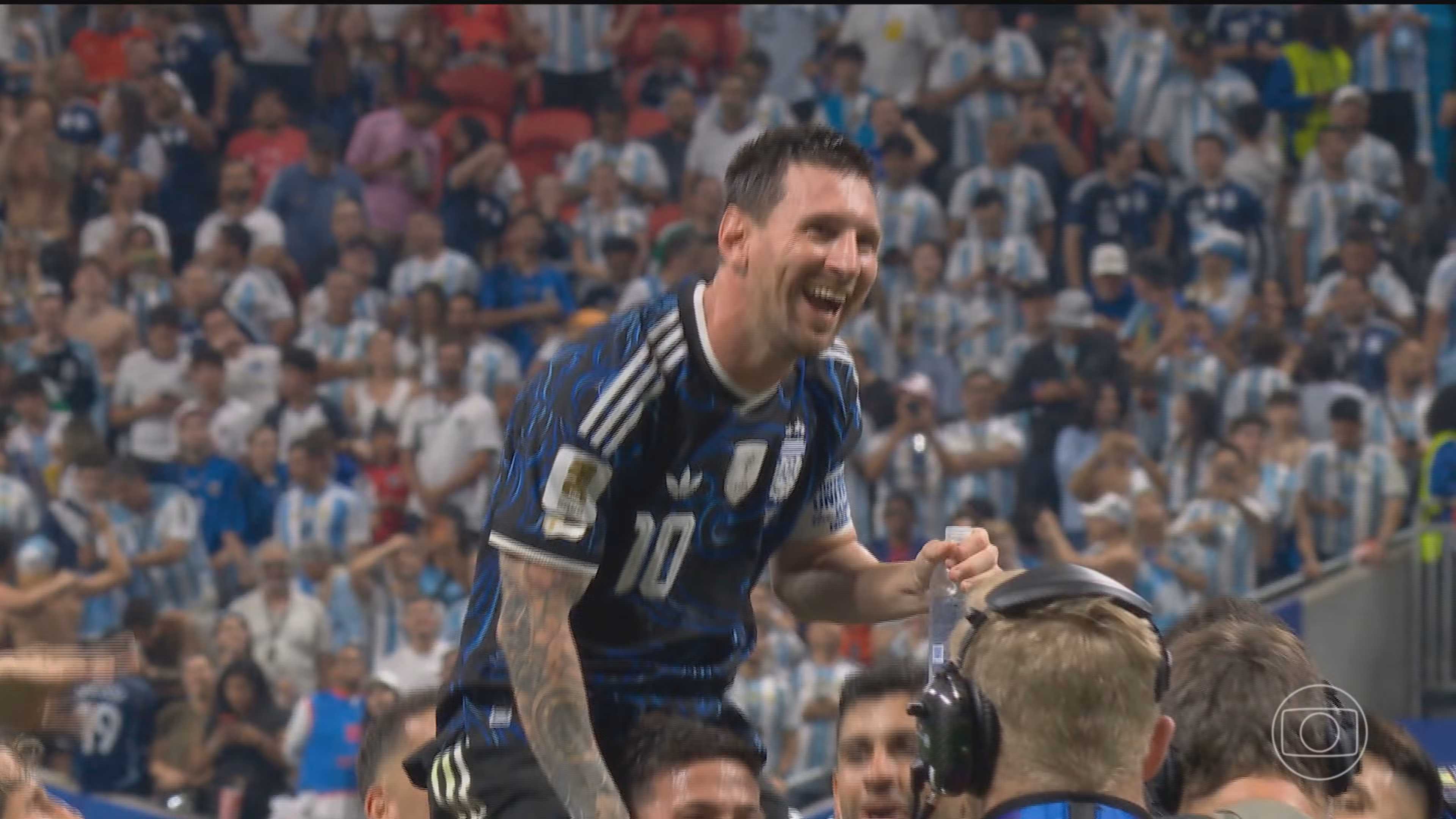 Argentina que chega a mais uma final de Copa do Mundo vibra no ritmo de um gênio do futebol: Lionel Messi