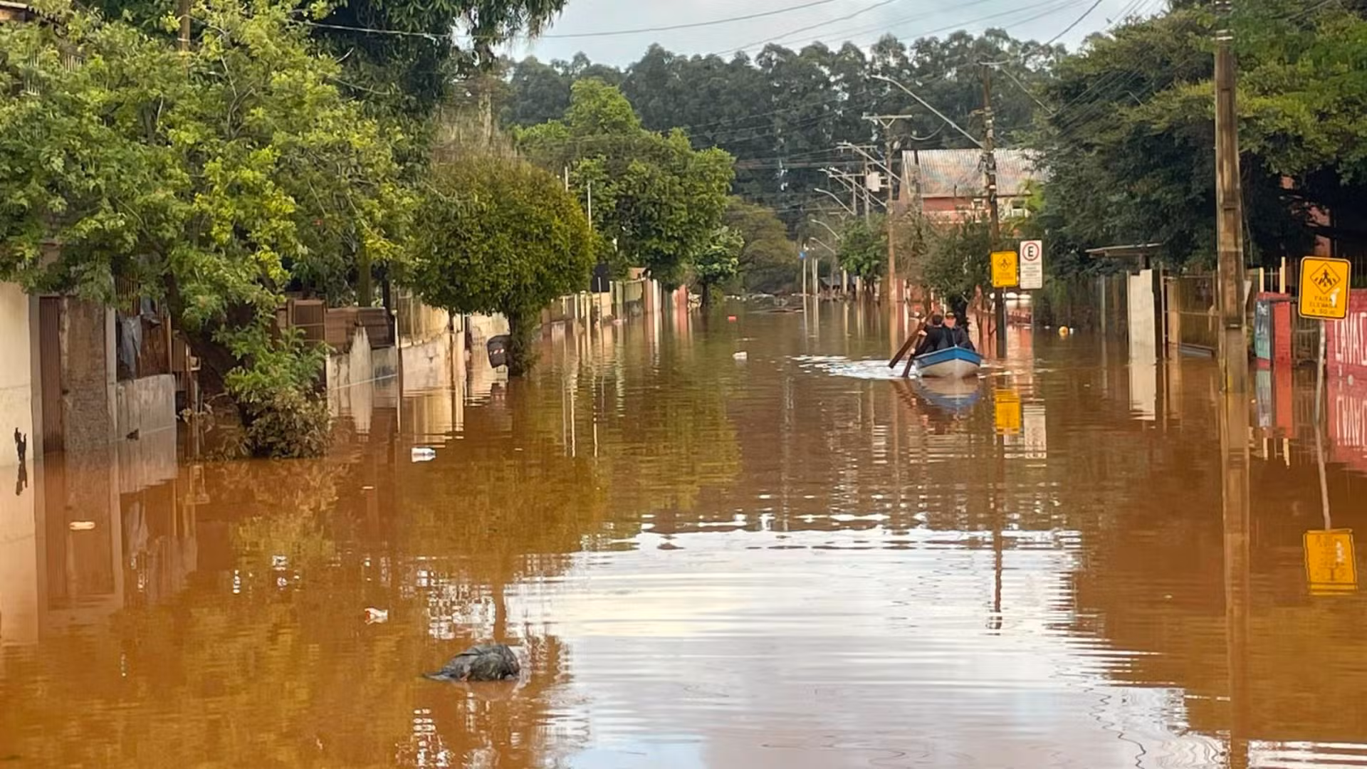 Chuva no RS: Número de pessoas fora de casa aumenta e quase 200 cidades registram danos