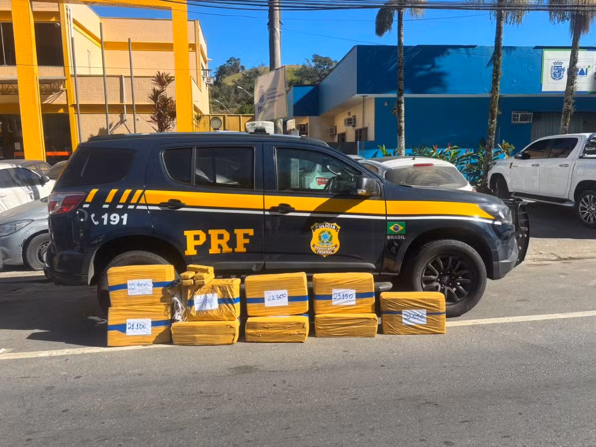 Jovem é preso por transportar cerca de 200 kg de maconha na Via Dutra, em Piraí