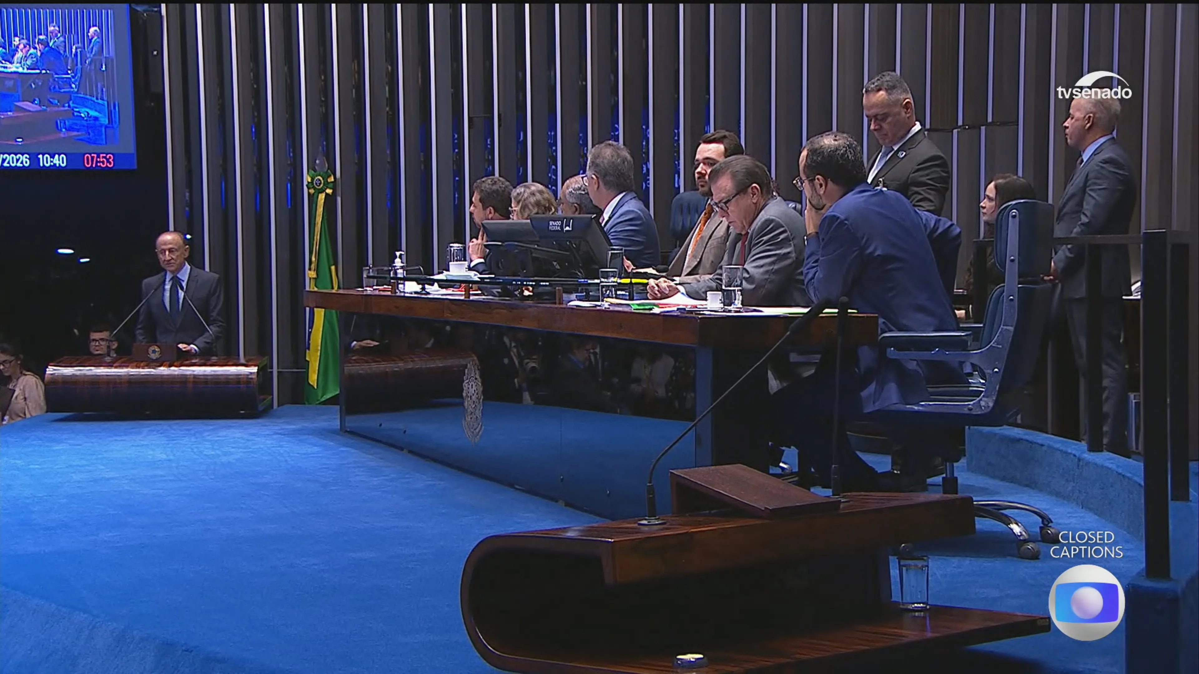 Senadores debatem proposta que acaba com escala 6x1