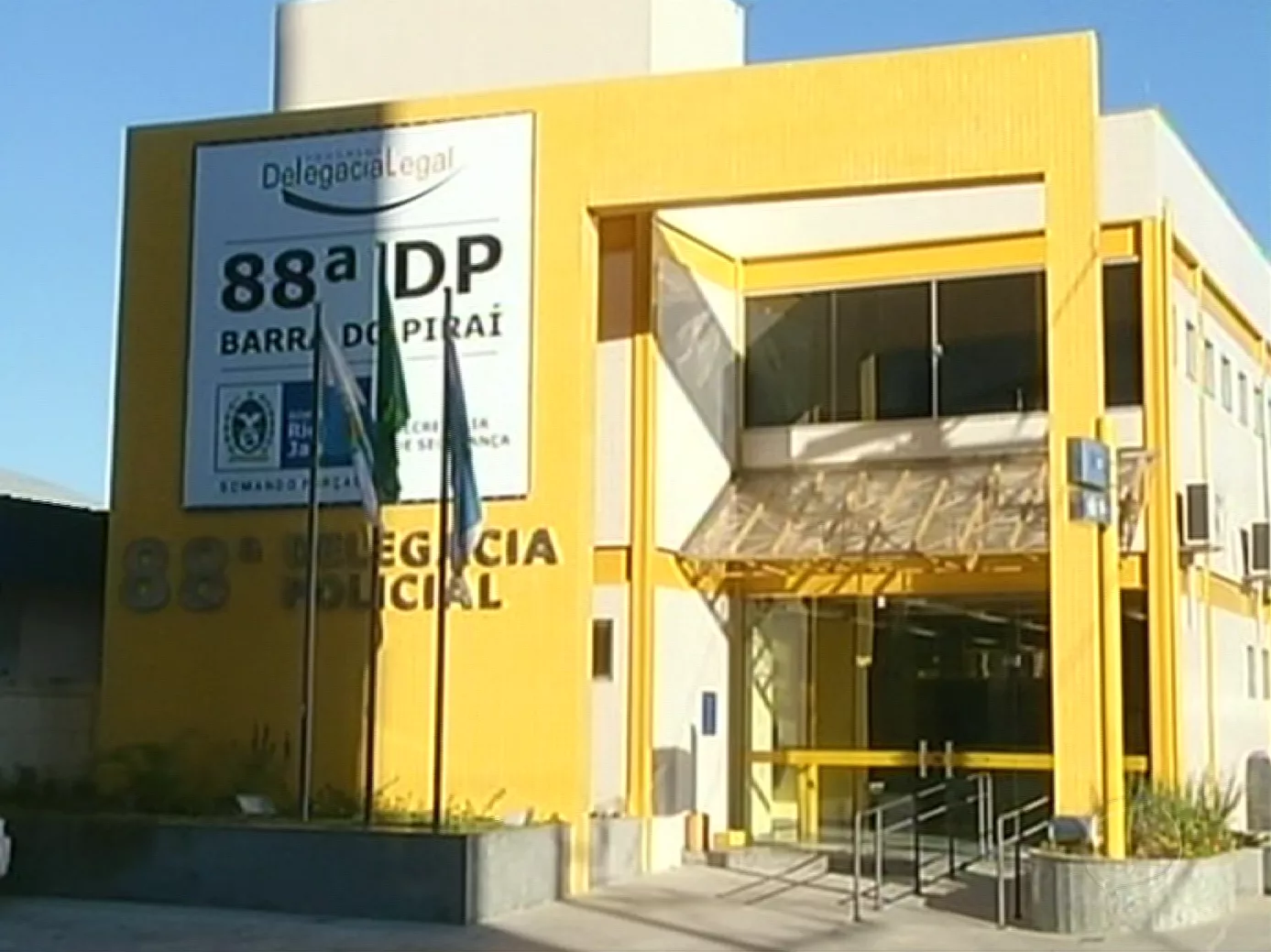 Homem é preso suspeito de furtar estabelecimento comercial em Barra do Piraí