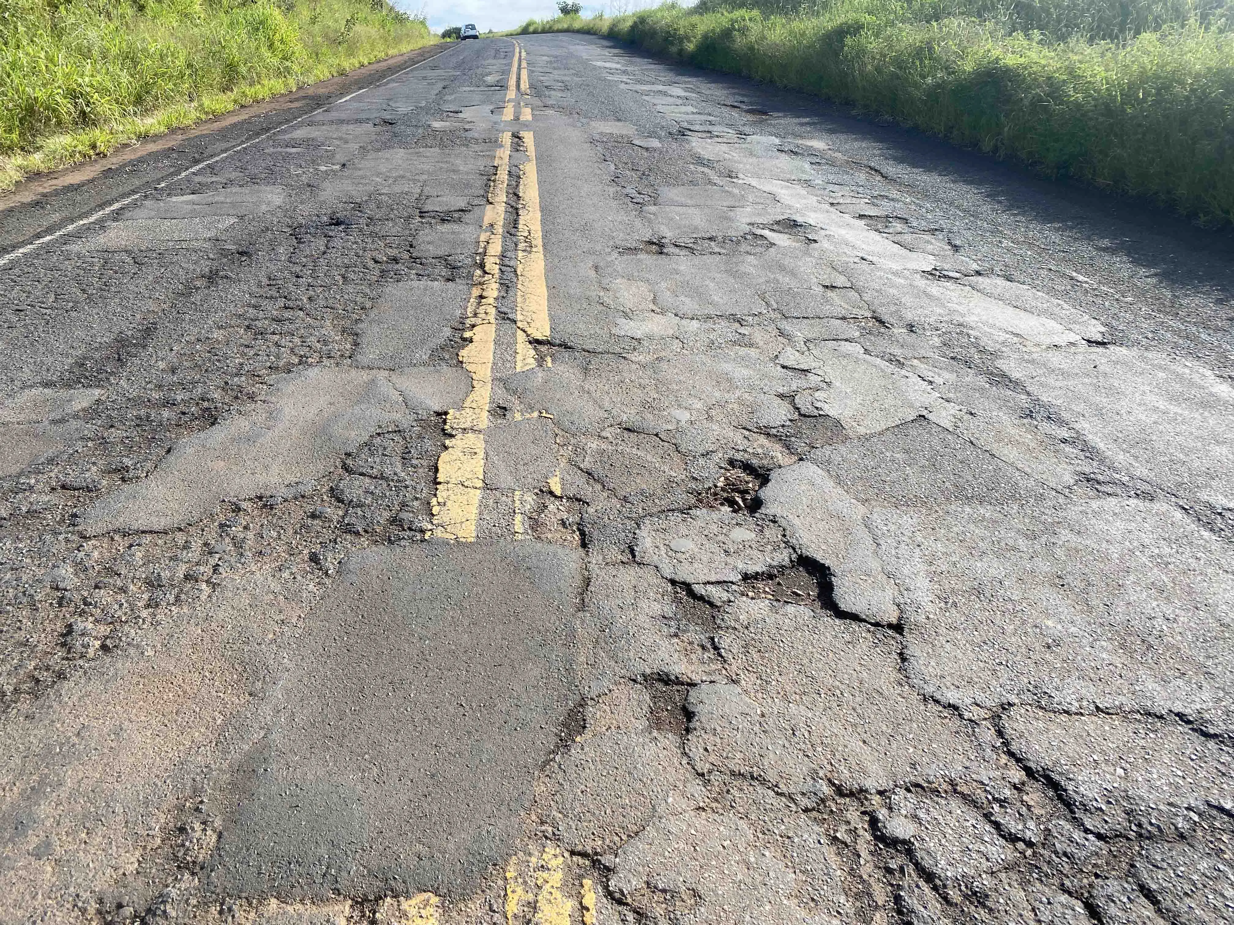 Minas Gerais tem a pior segurança rodoviária do Sudeste e baixa proteção em 3 a cada 10 km de estrada, aponta CNT