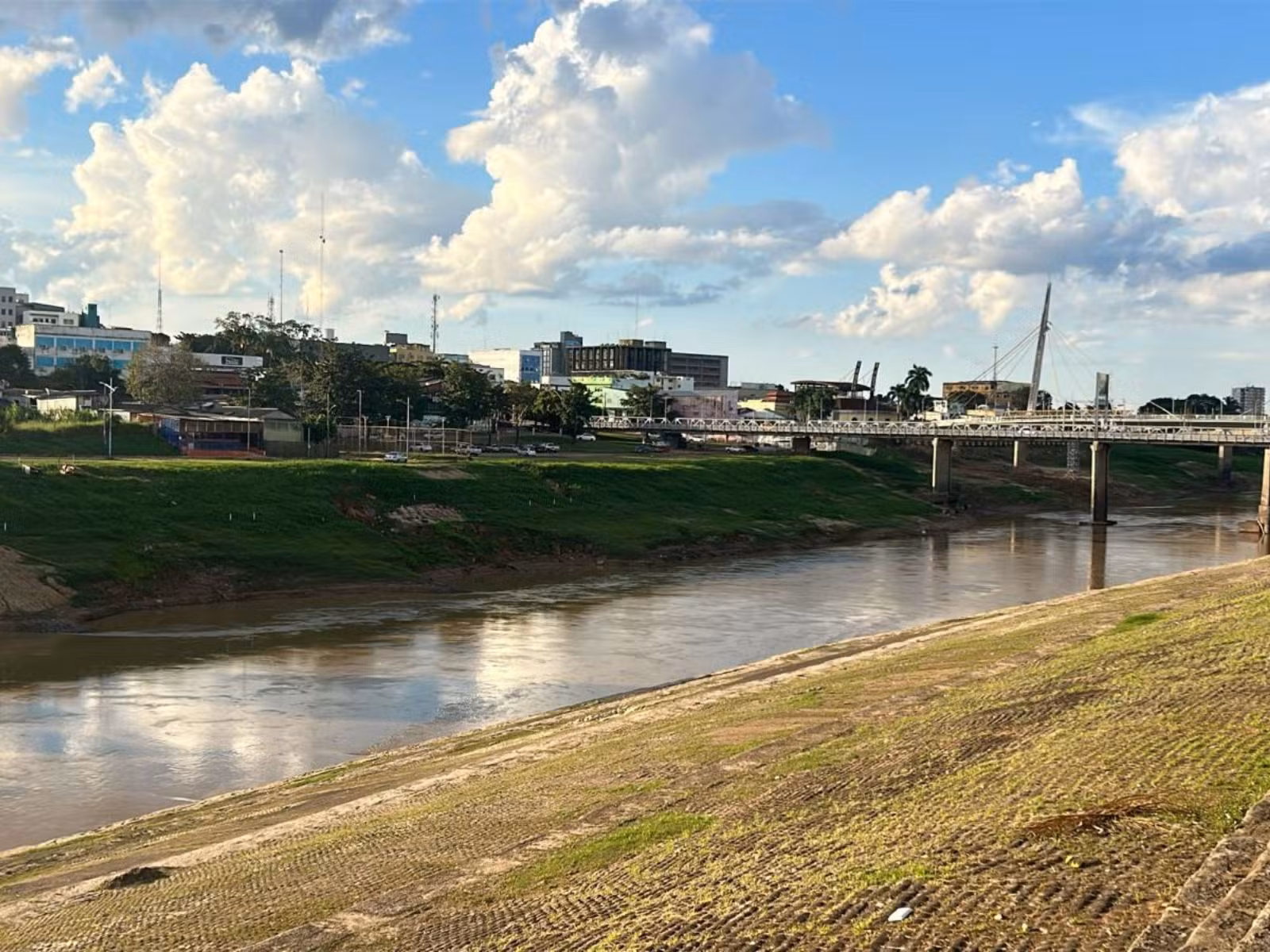 Rio Acre volta a fica abaixo dos 3 metros na capital apesar de chuvas acima da média no mês