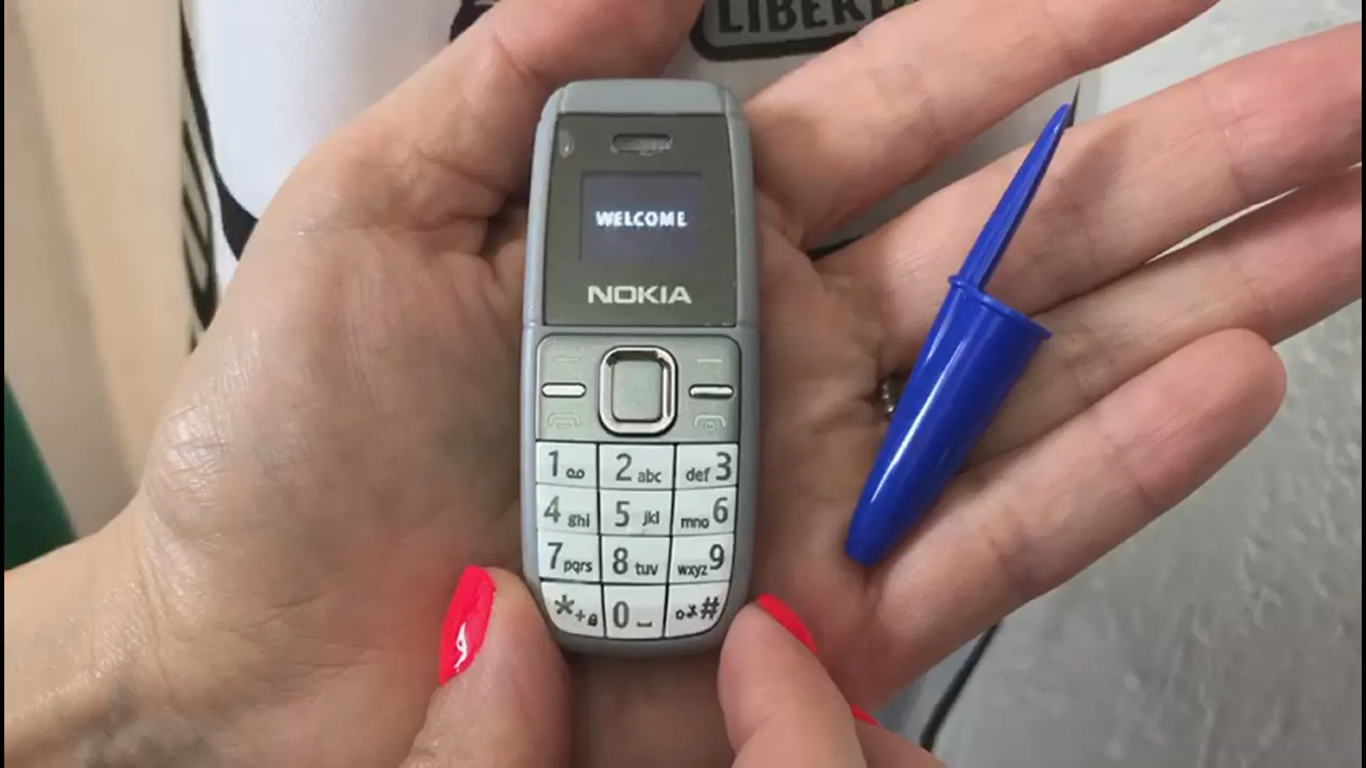 Anatel e lojas online fazem acordo contra minicelulares usados em presídios
