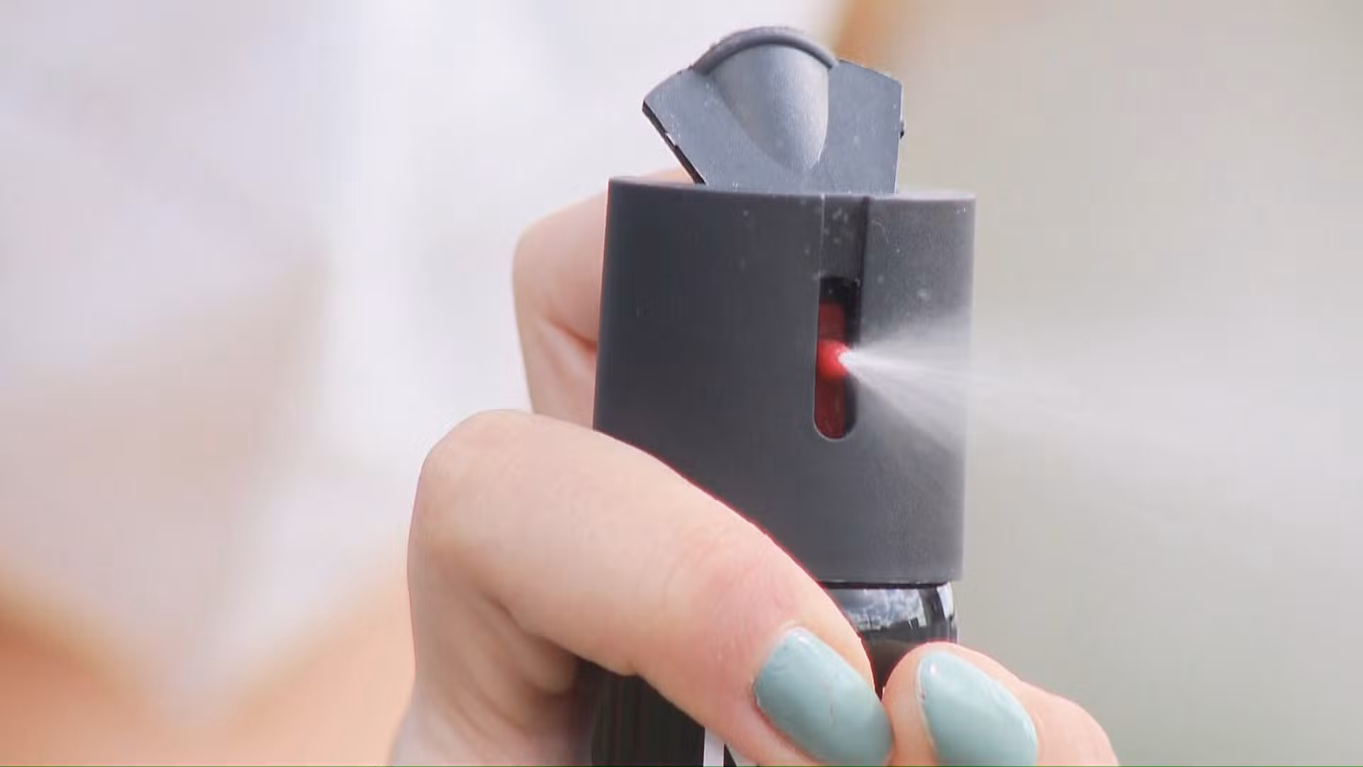 Governo prepara regulamentação para lei que autoriza uso de spray de pimenta por mulheres