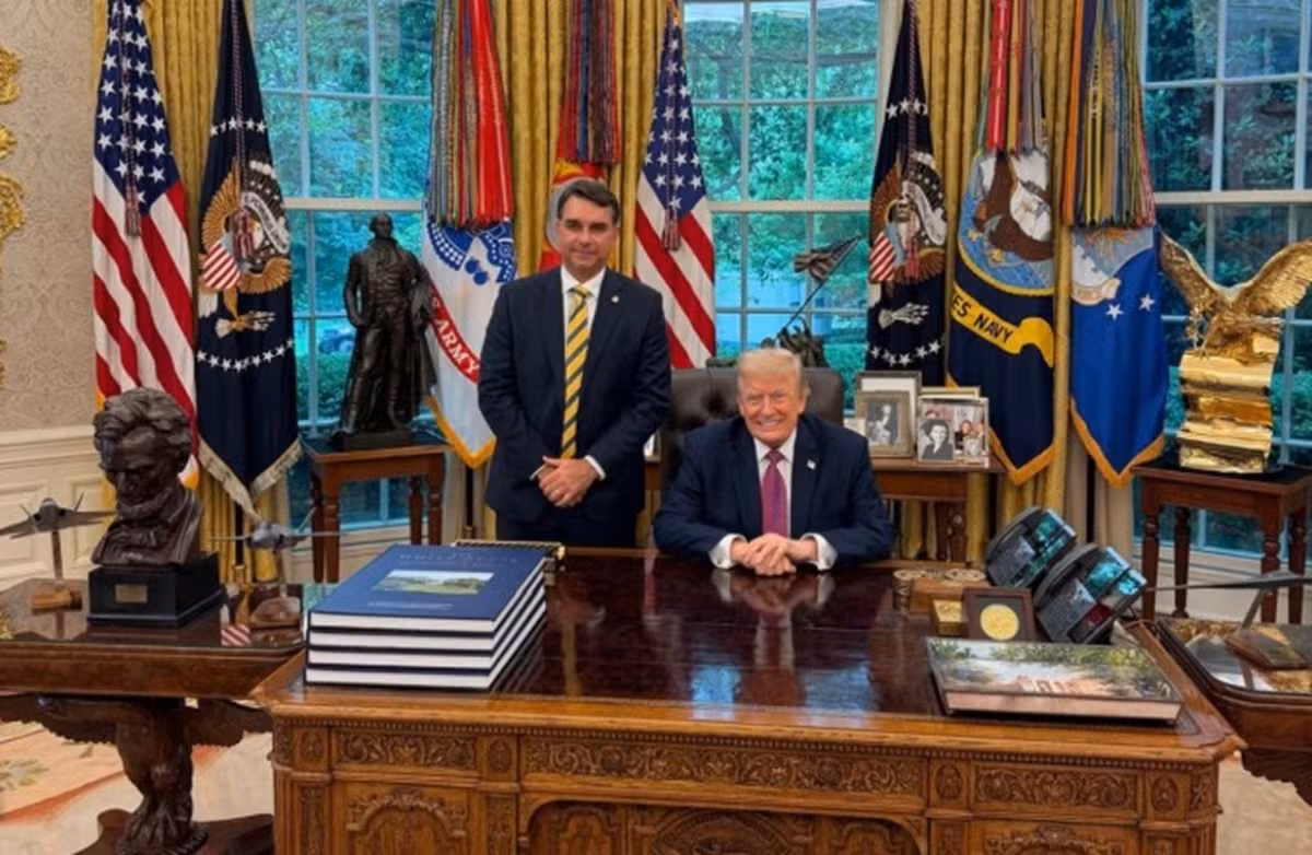 Flávio Bolsonaro participa nesta terça de audiência nos EUA sobre tarifas de Trump a produtos brasileiros