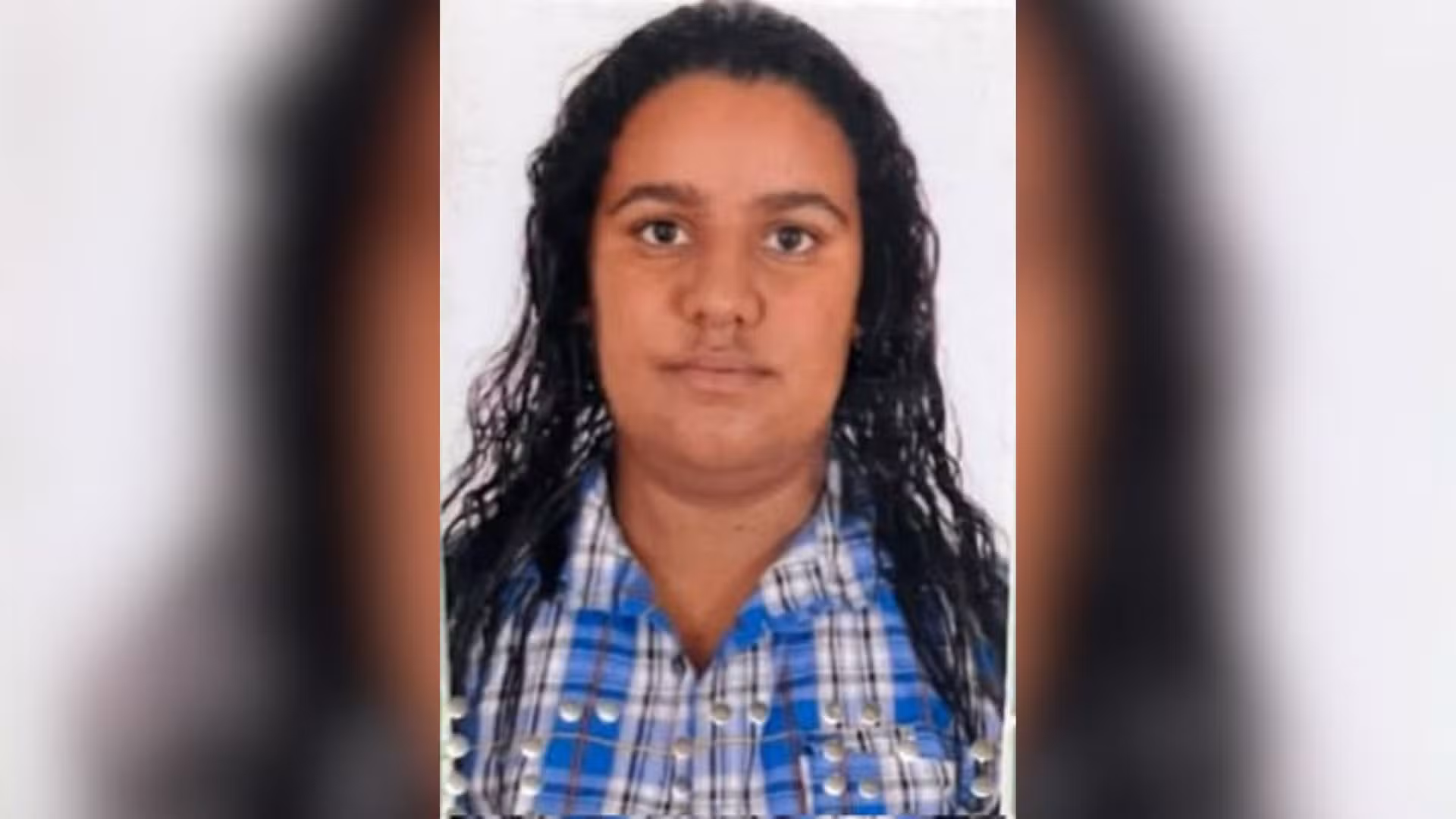 Mulher morre e três pessoas ficam feridas após carro capotar na BR