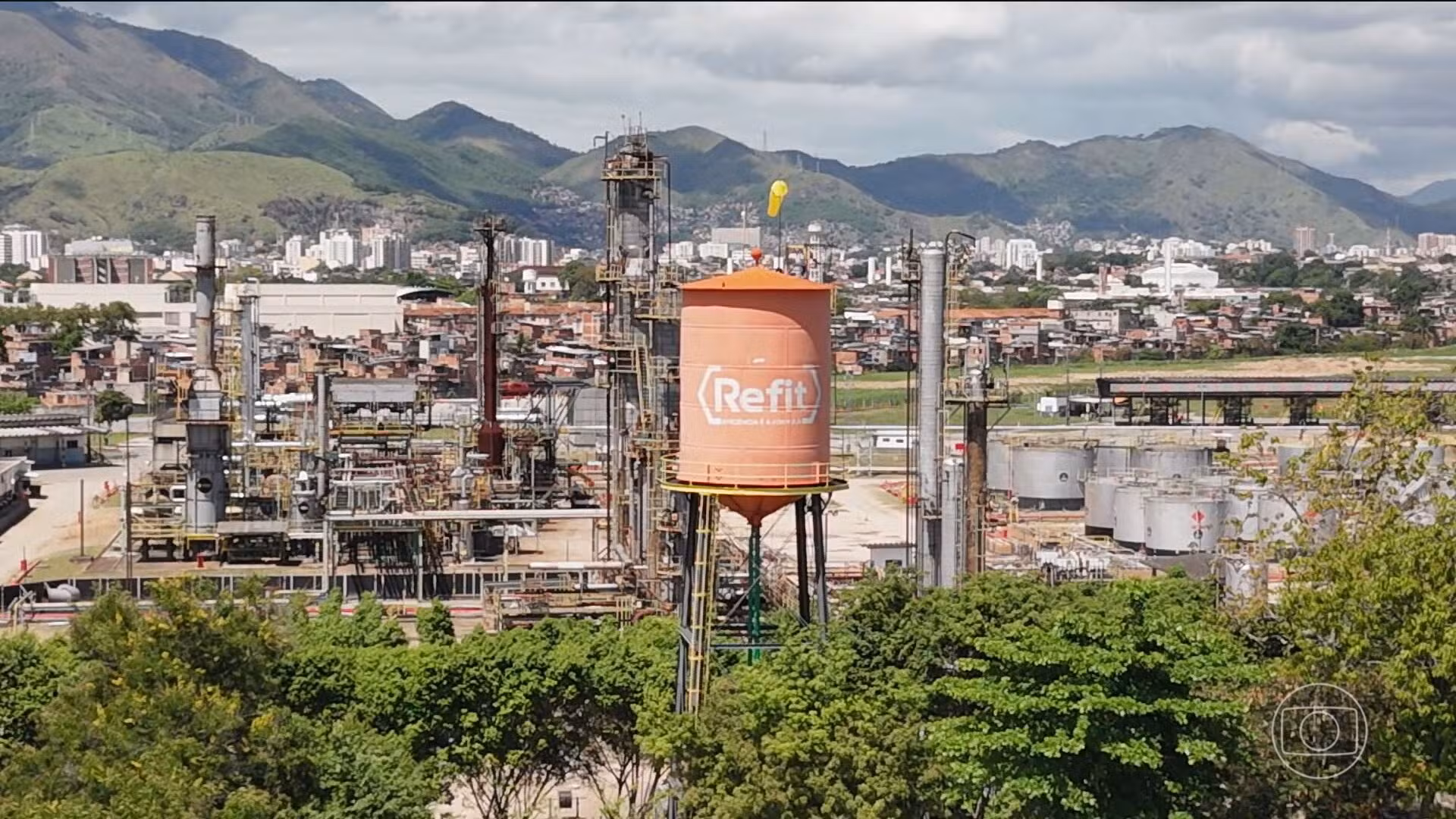 Governo do RJ corta benefício que fez Refit sonegar R$ 10 bilhões em impostos