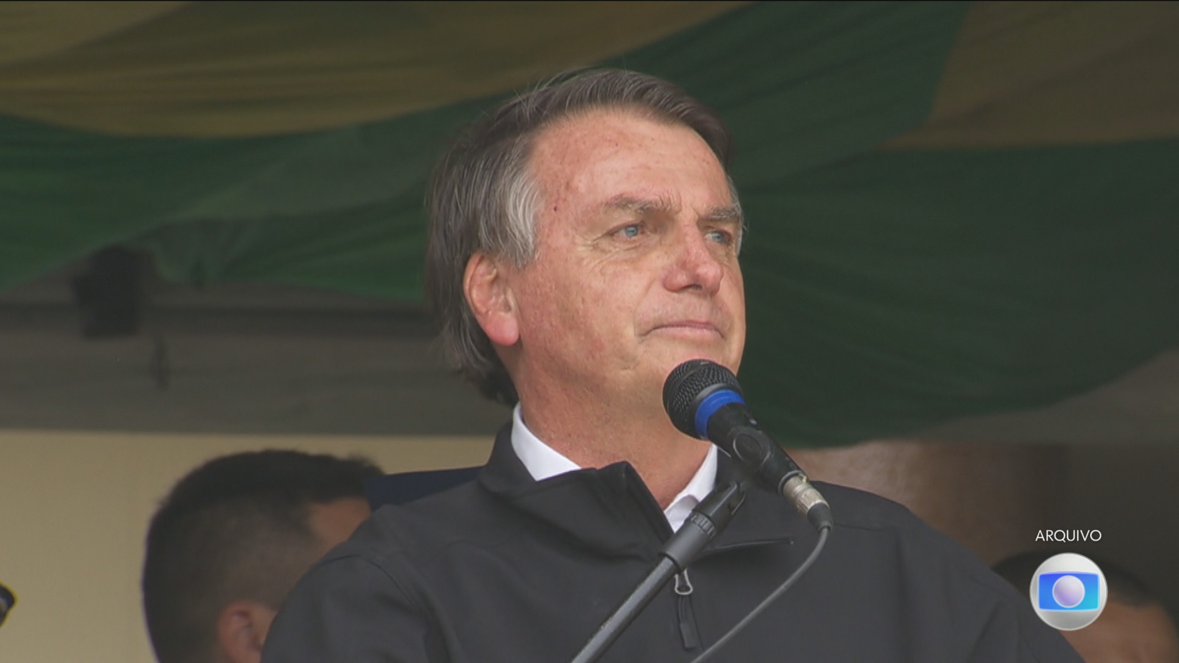 Defesa de Bolsonaro pede prorrogação de prisão domiciliar para o ex