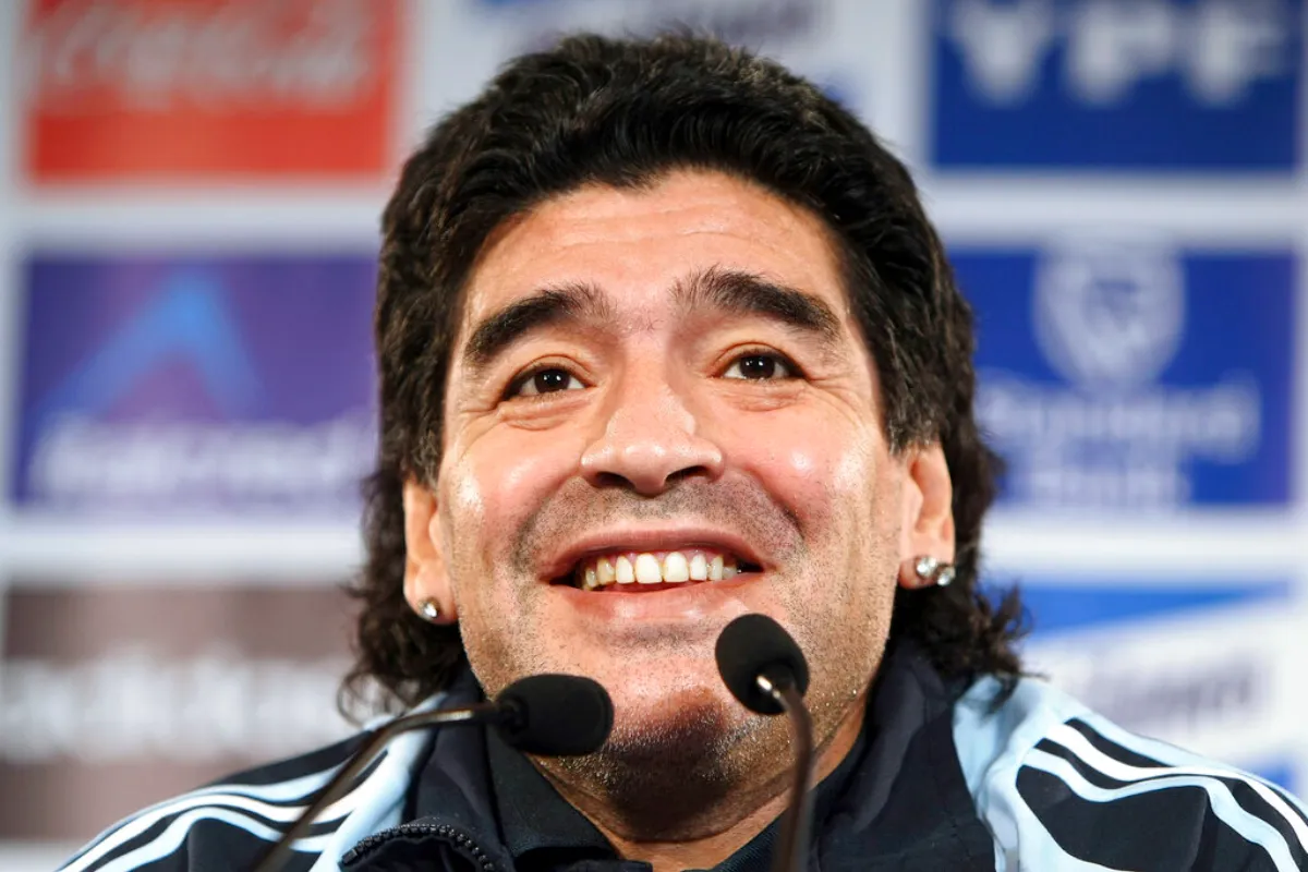 Julgamento do caso Maradona tem novo escândalo e é adiado após suspeita de que exames usados em perícia eram do pai do ex