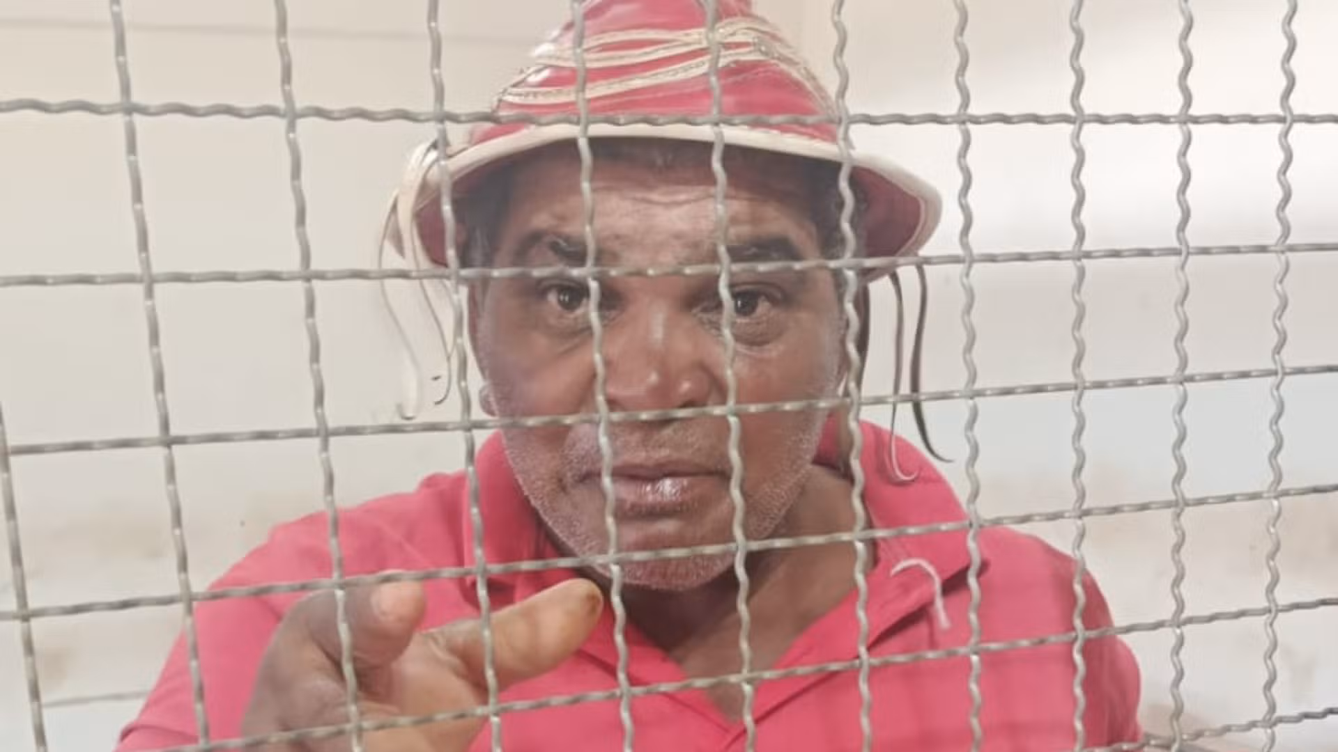Mulher é morta a facadas dentro de casa em Ituiutaba; marido é levado à delegacia, diz PM