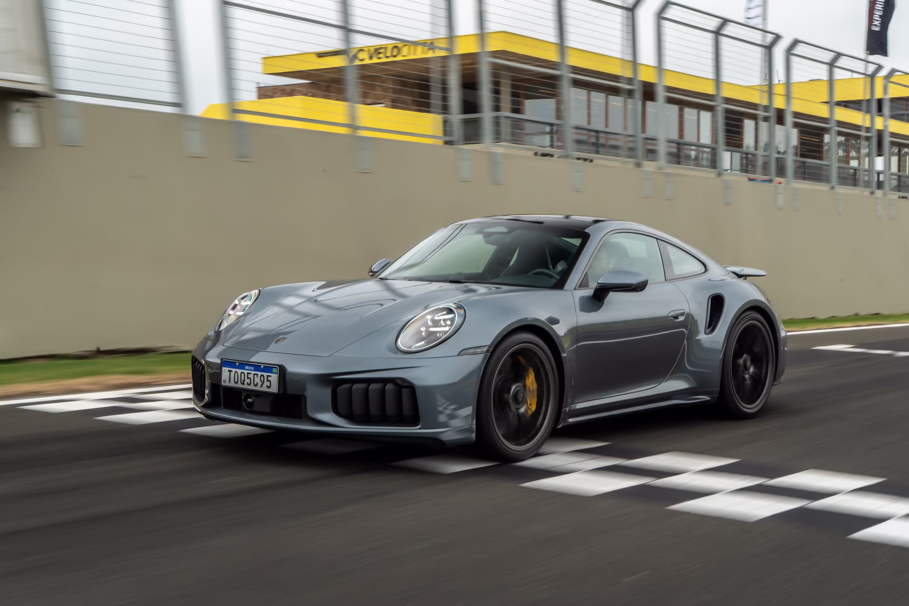 VÍDEO: um Porsche é mesmo difícil de 'domar'? g1 testou esportivo de 711 cv e R$ 2,1 milhões