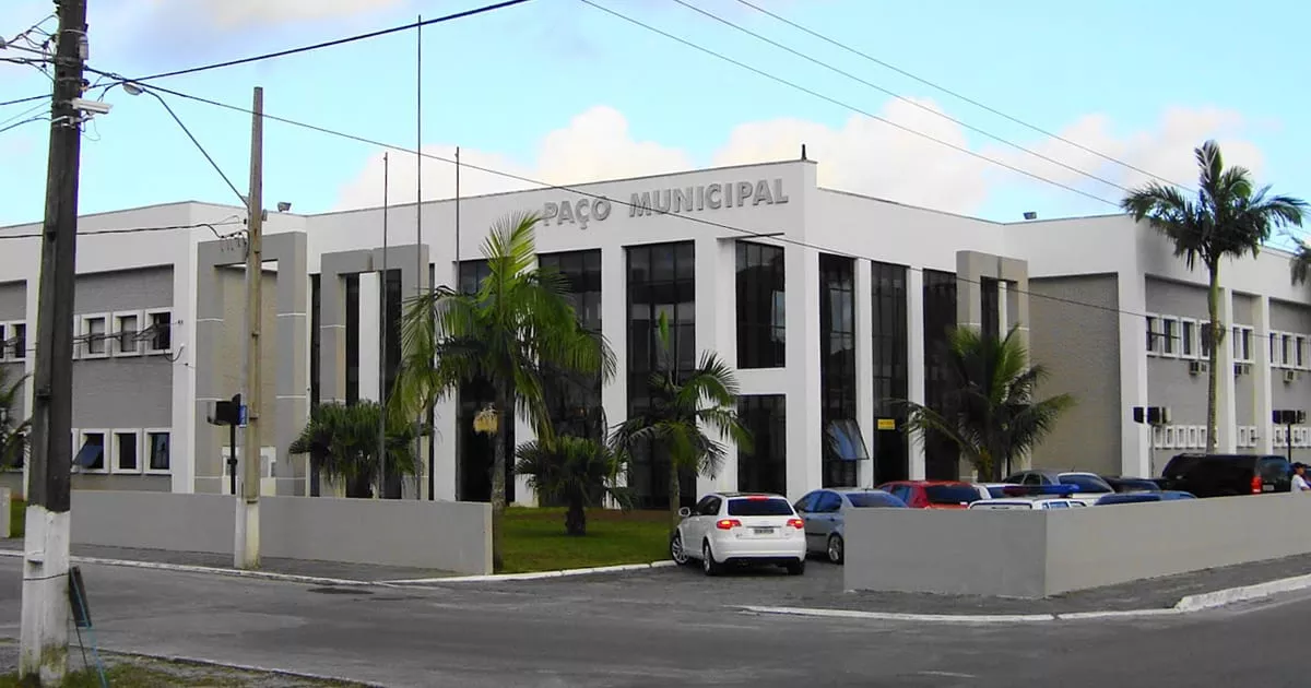Prefeitura de Matinhos abre concurso público com salários de até R$20 mil; veja como participar