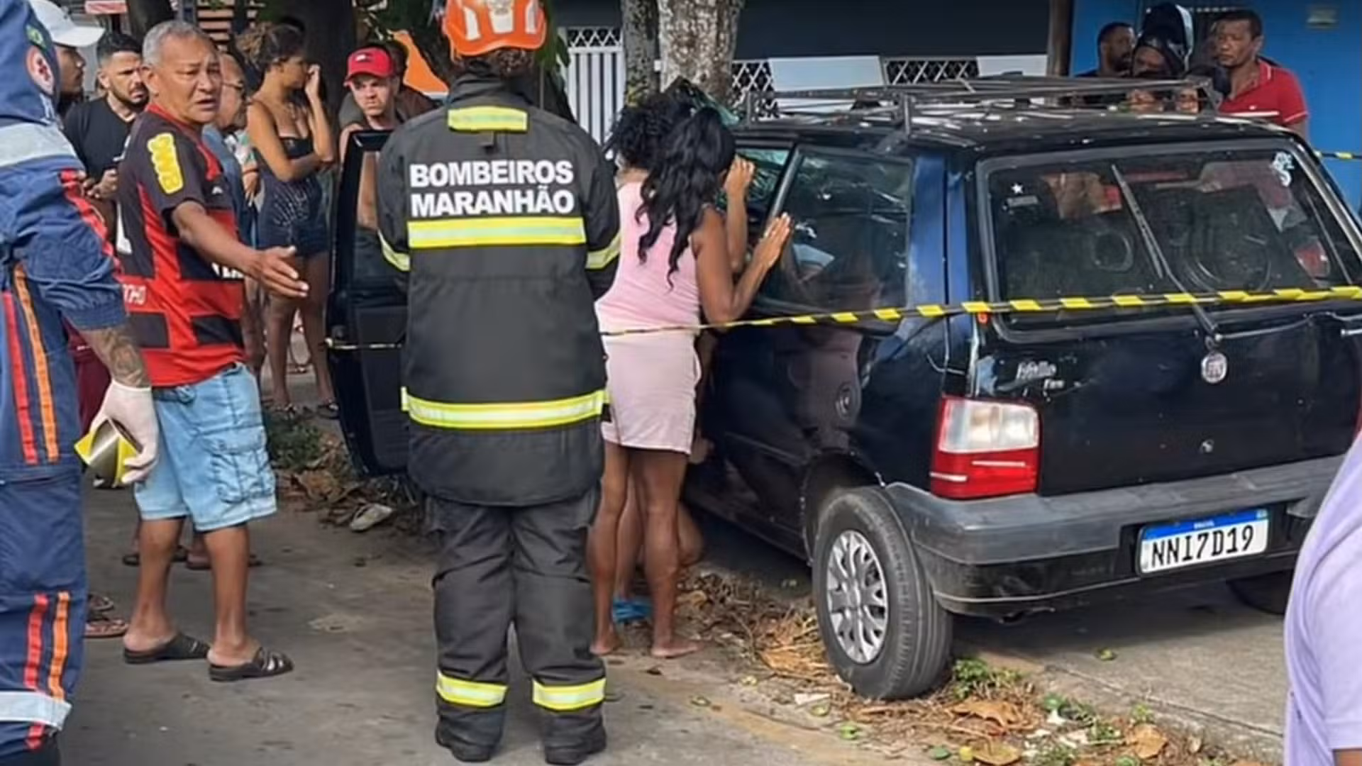 Motorista morre após carro bater em árvore no bairro São Raimundo, em São Luís