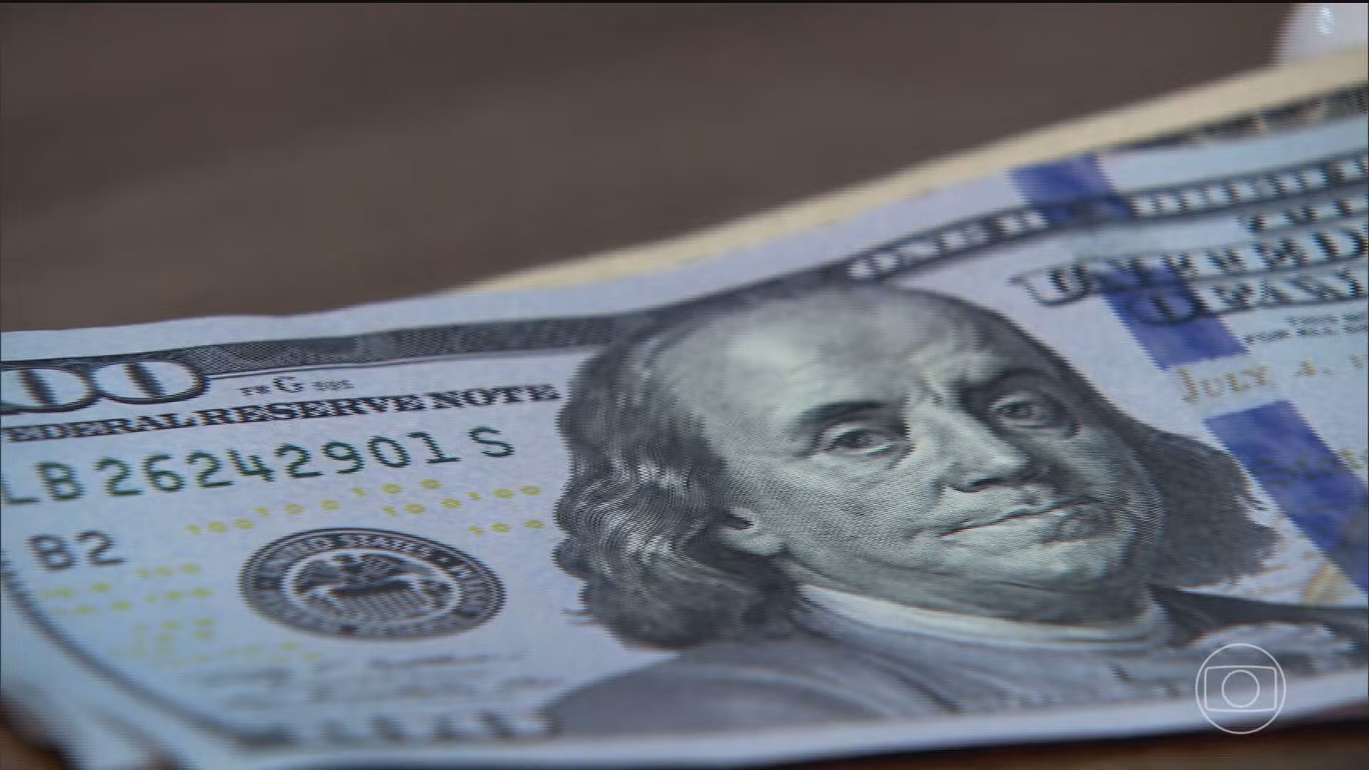 Dólar sobe e vai a R$ 5,17, após decisões de juros e acordo entre EUA e Irã; Ibovespa cai