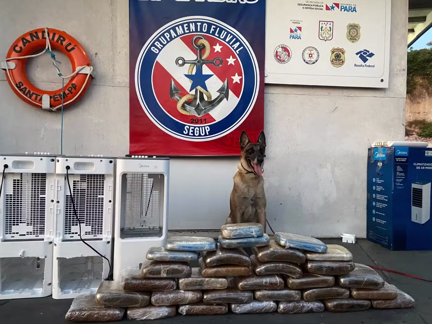 Drogas são encontradas escondidas dentro de ar-condicionado em embarcação, em ?