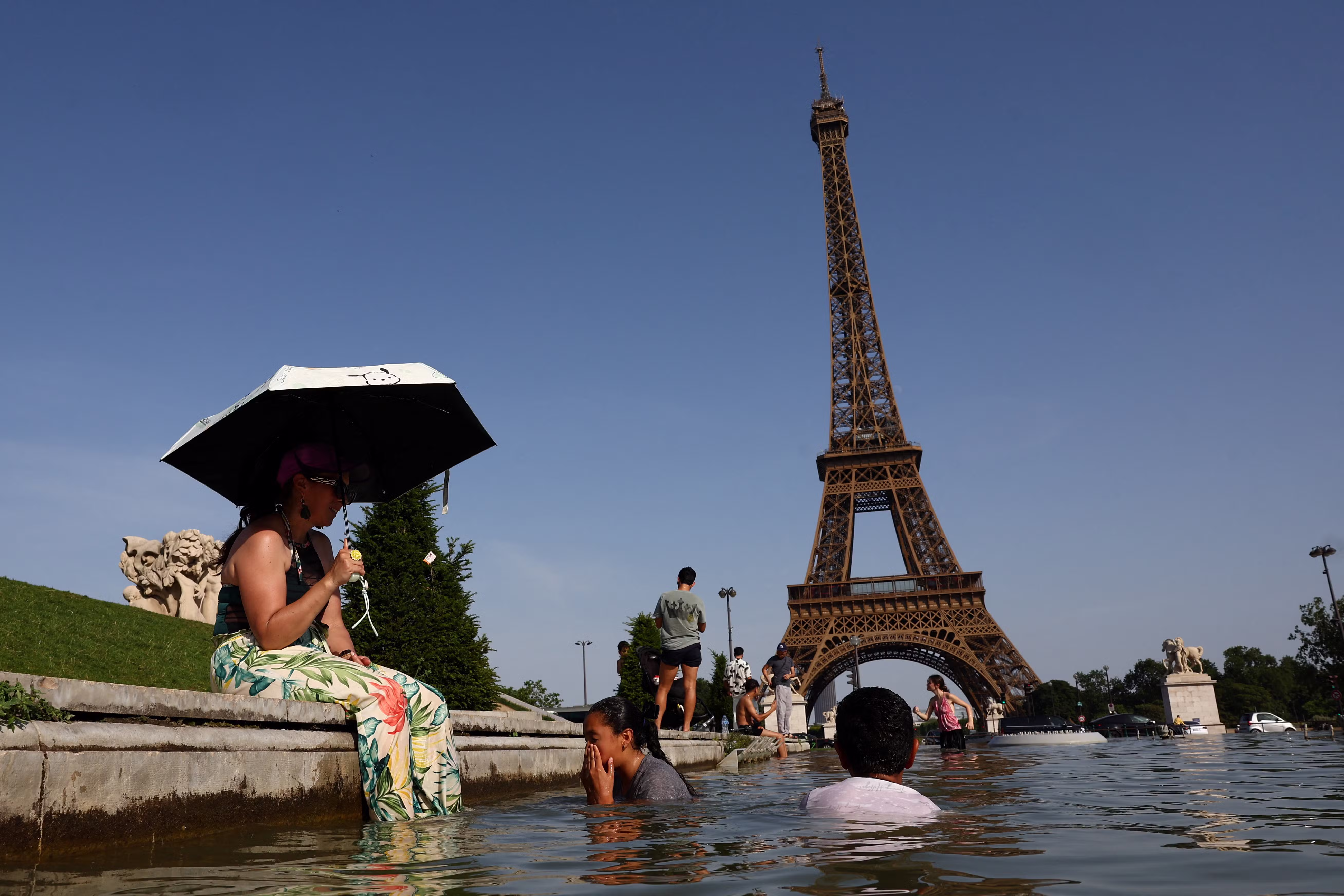 Mortes em Paris mais que dobram em junho por conta do calor extremo, diz governo local