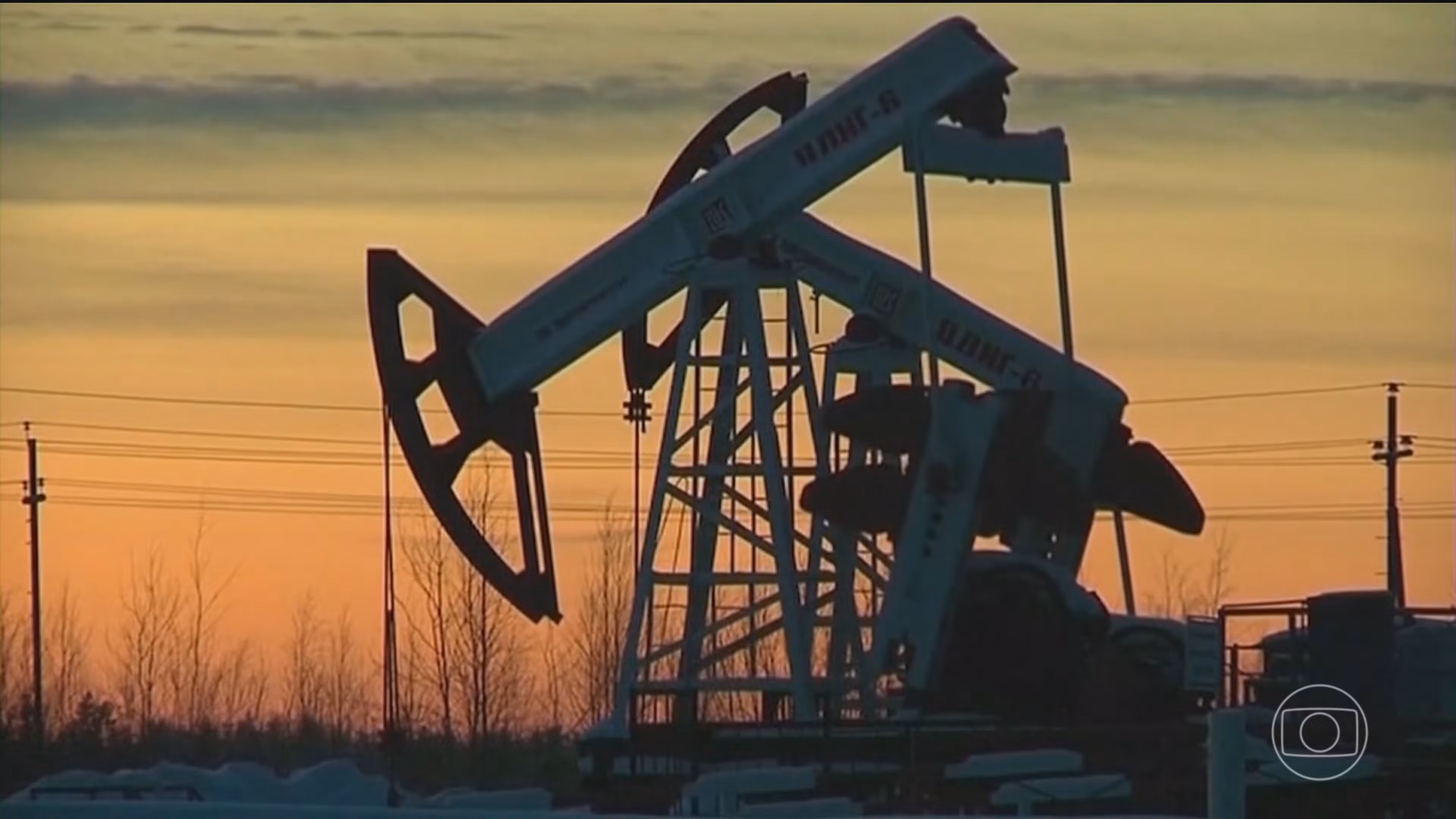 Petróleo sobe a US$ 97 e bate maior valor em seis semanas após escalada da guerra entre EUA e Irã