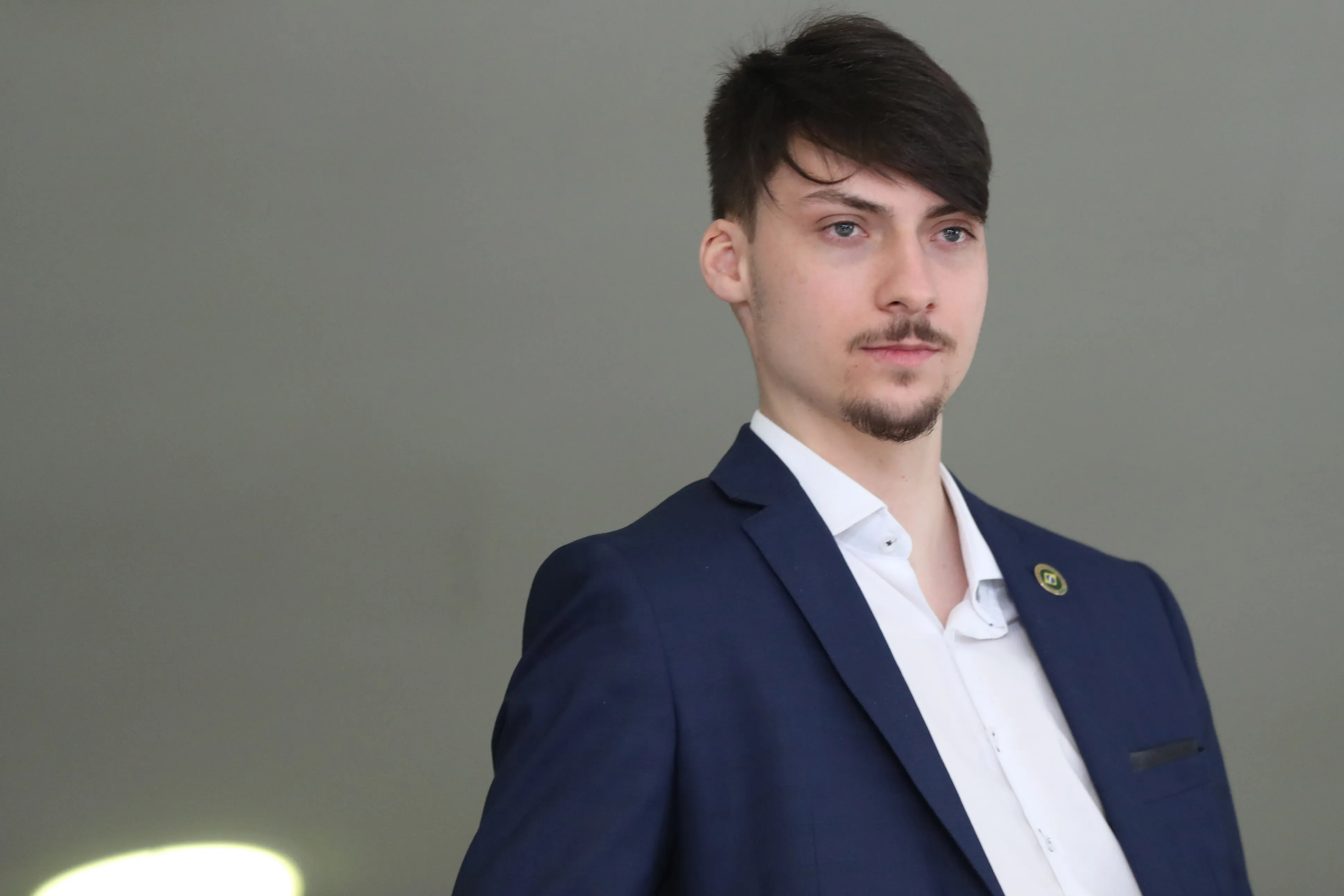 Jair Renan Bolsonaro anuncia pré