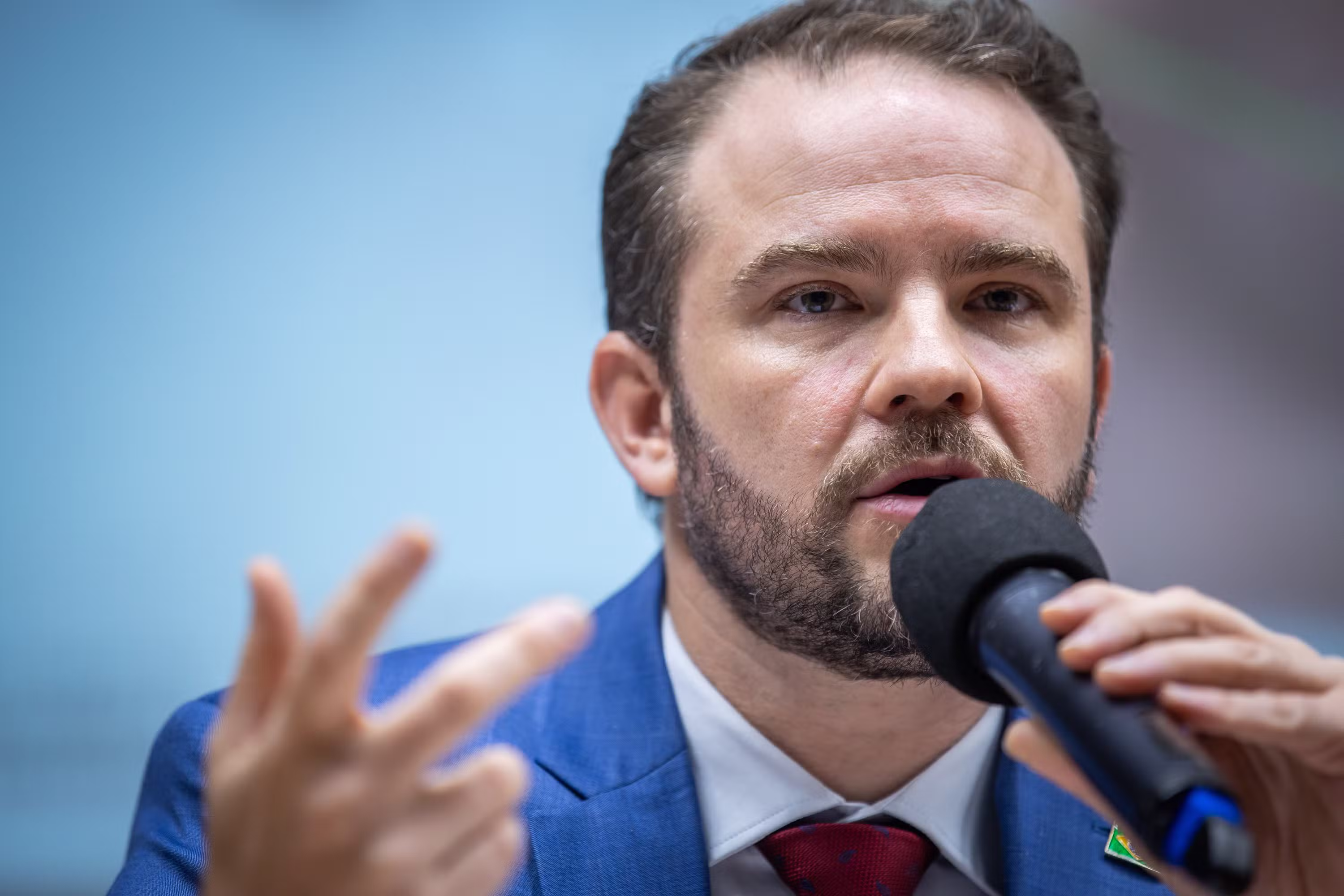 'Temos que tratar bet igual tratamos cigarro', diz ministro da Fazenda