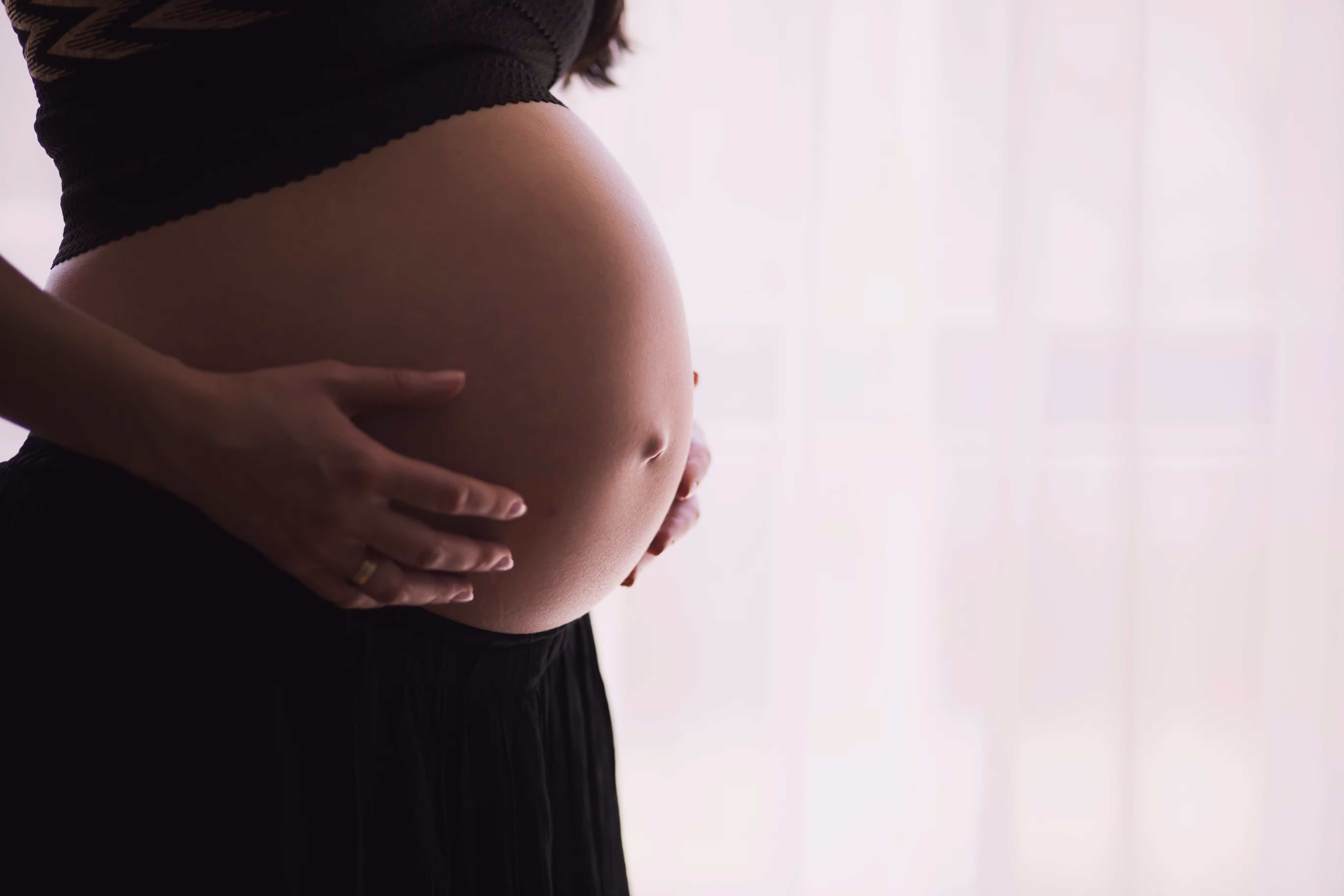 Lixo hospitalar ou remédio milagroso? Como entender o tráfico de placentas humanas