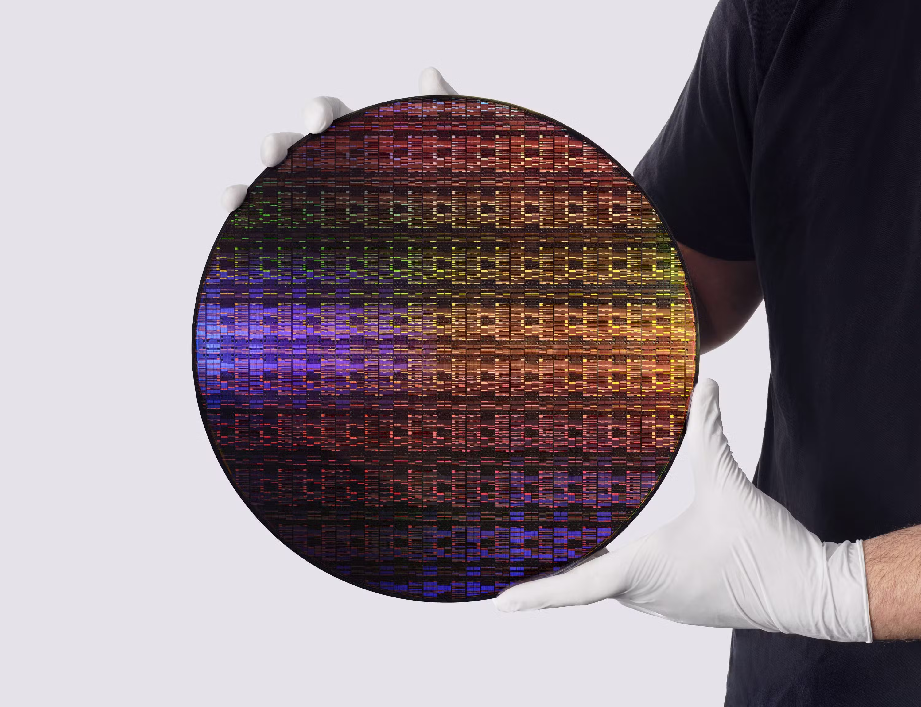 IBM anuncia primeiro chip do mundo abaixo de 1 nanômetro; entenda o que isso significa