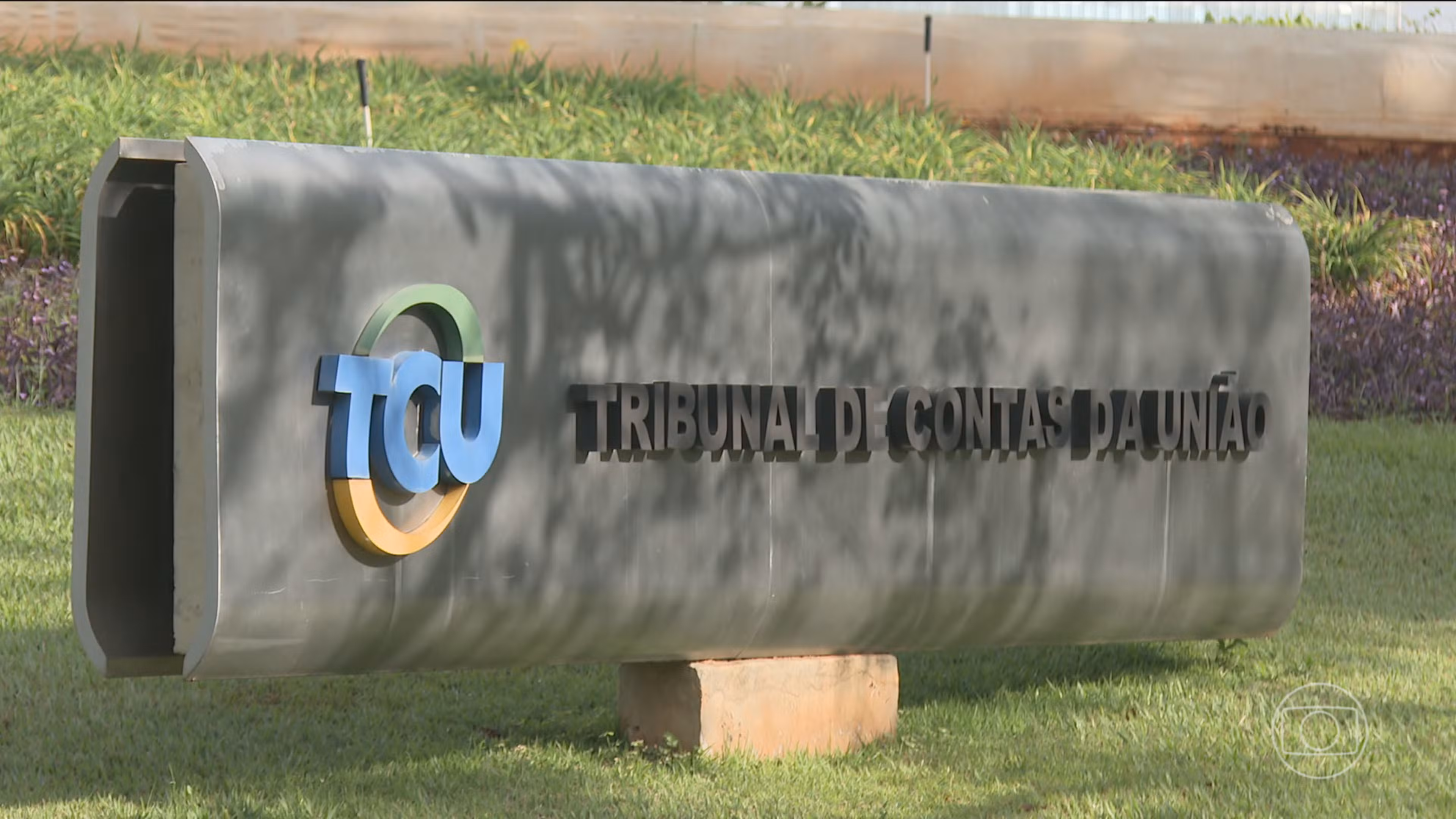 TCU pede ao Congresso reajuste de até 40% em penduricalhos pagos aos servidores do órgão